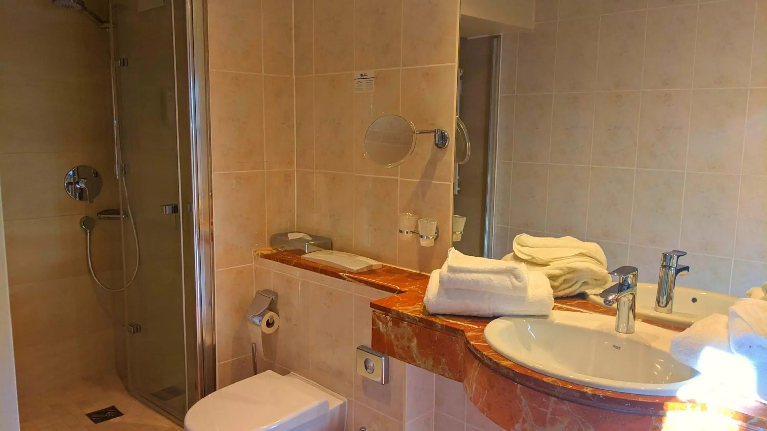 Toilet, Bathroom in Best Western Hotel Schlossmühle Quedlinburg