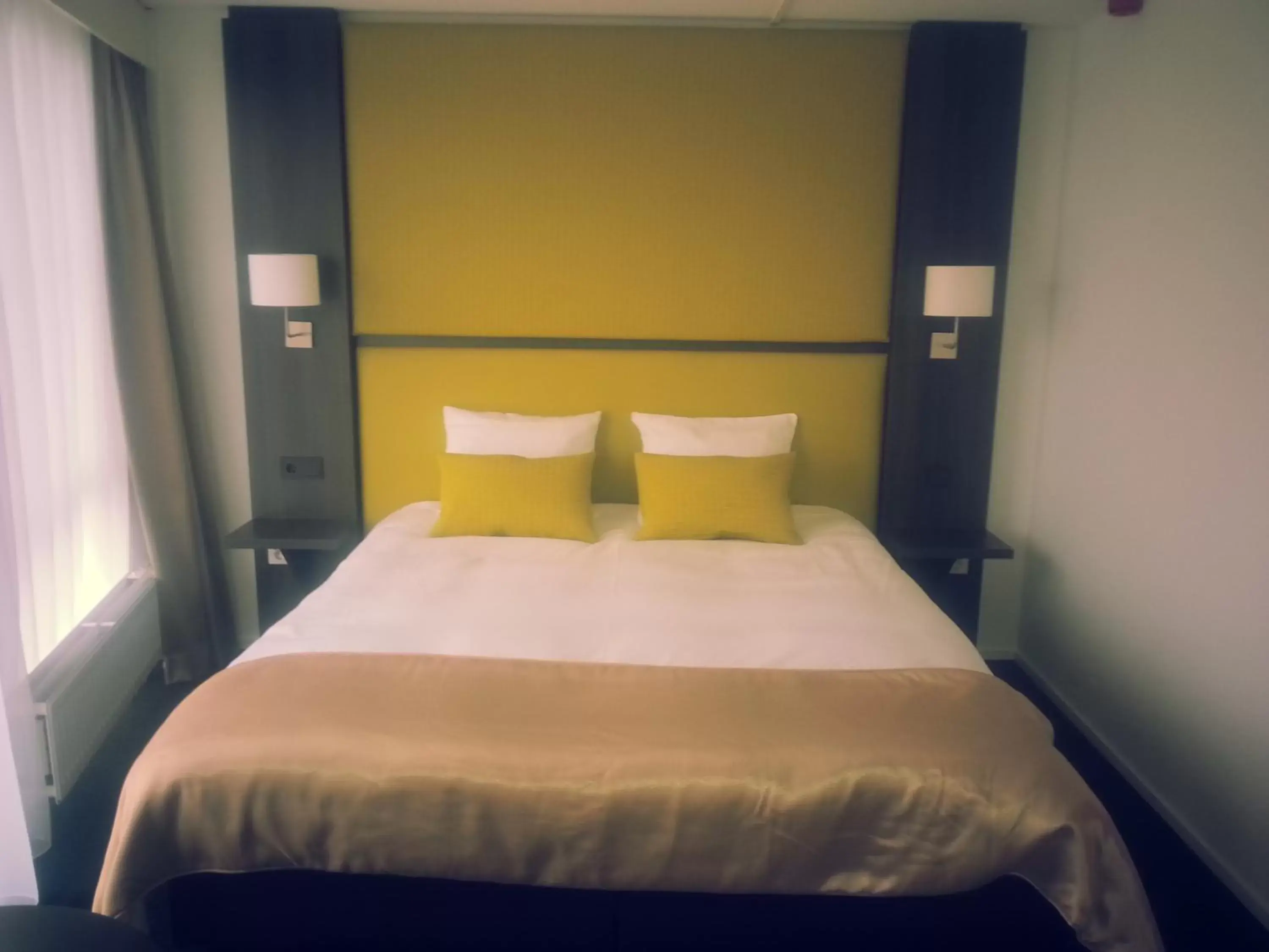 Bed, Room Photo in Hotel Medemblik