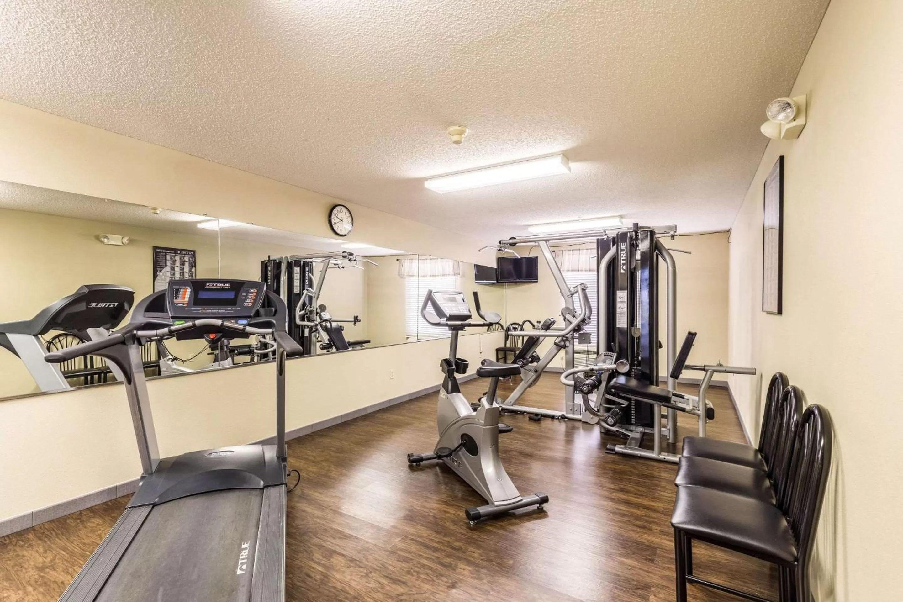 Fitness centre/facilities in Quality Inn West Plains