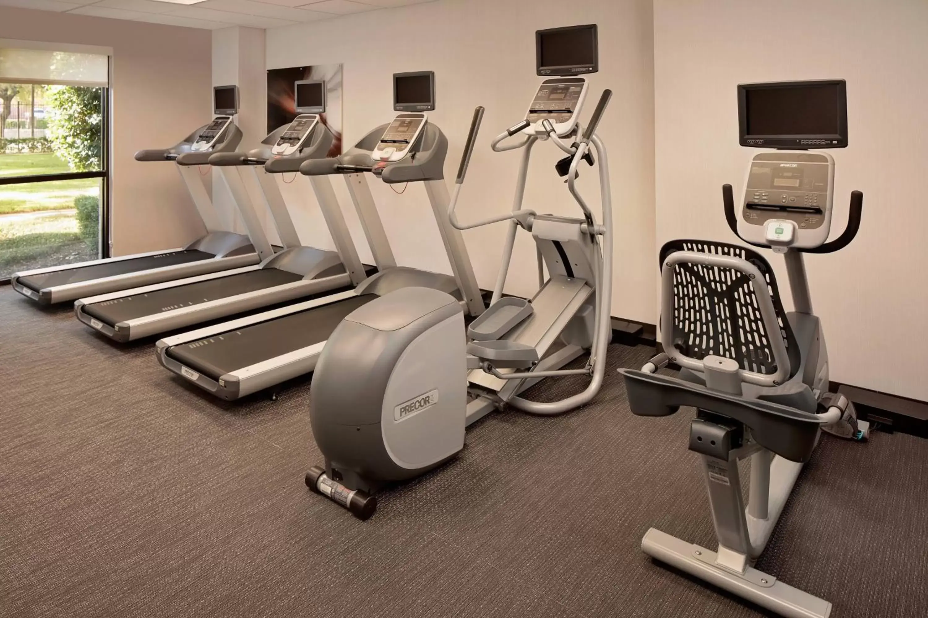 Fitness centre/facilities, Fitness Center/Facilities in Courtyard Dallas Addison Quorum Drive