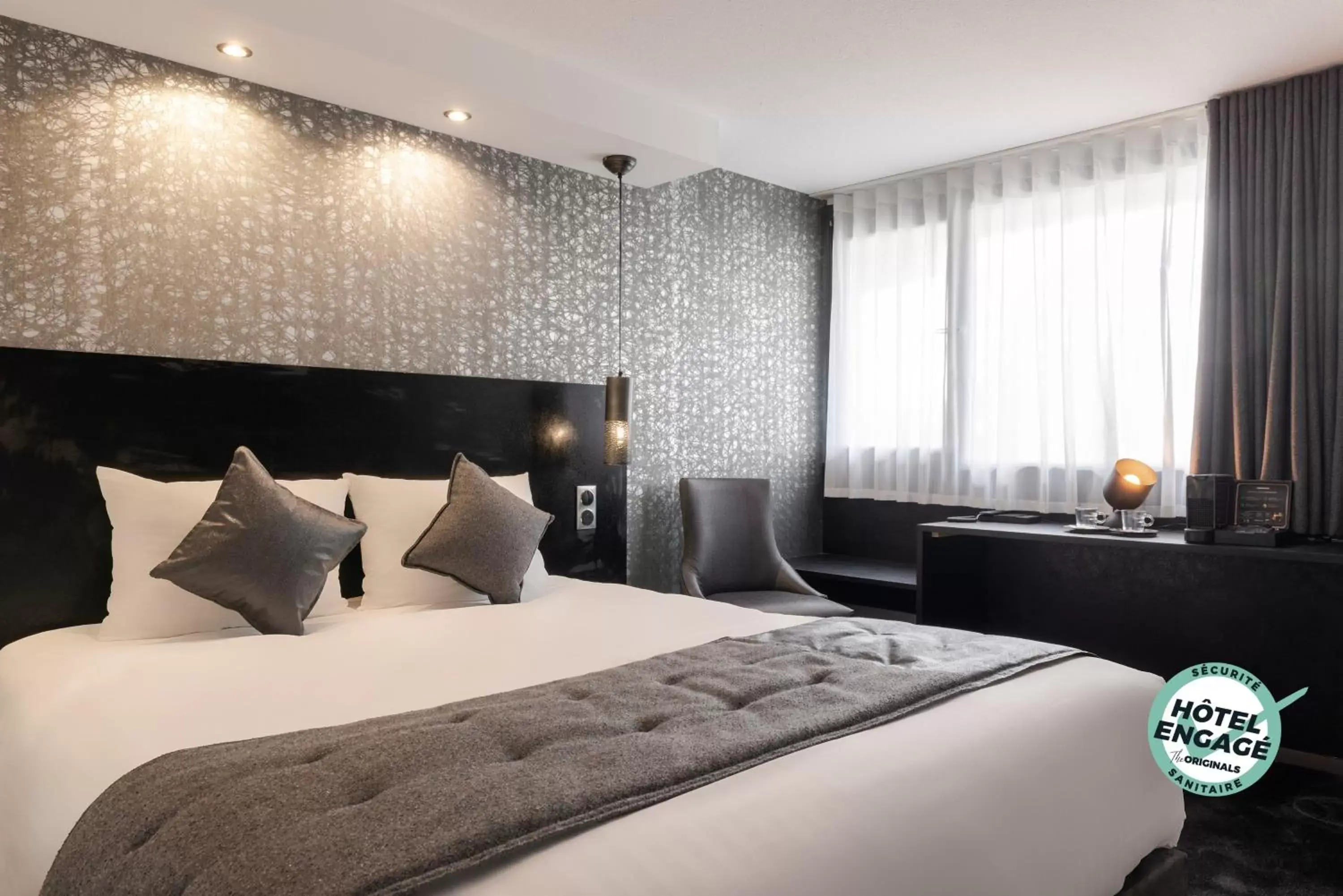 Bedroom, Bed in The Originals City, Hôtel Rennes Sud (Inter-Hotel)