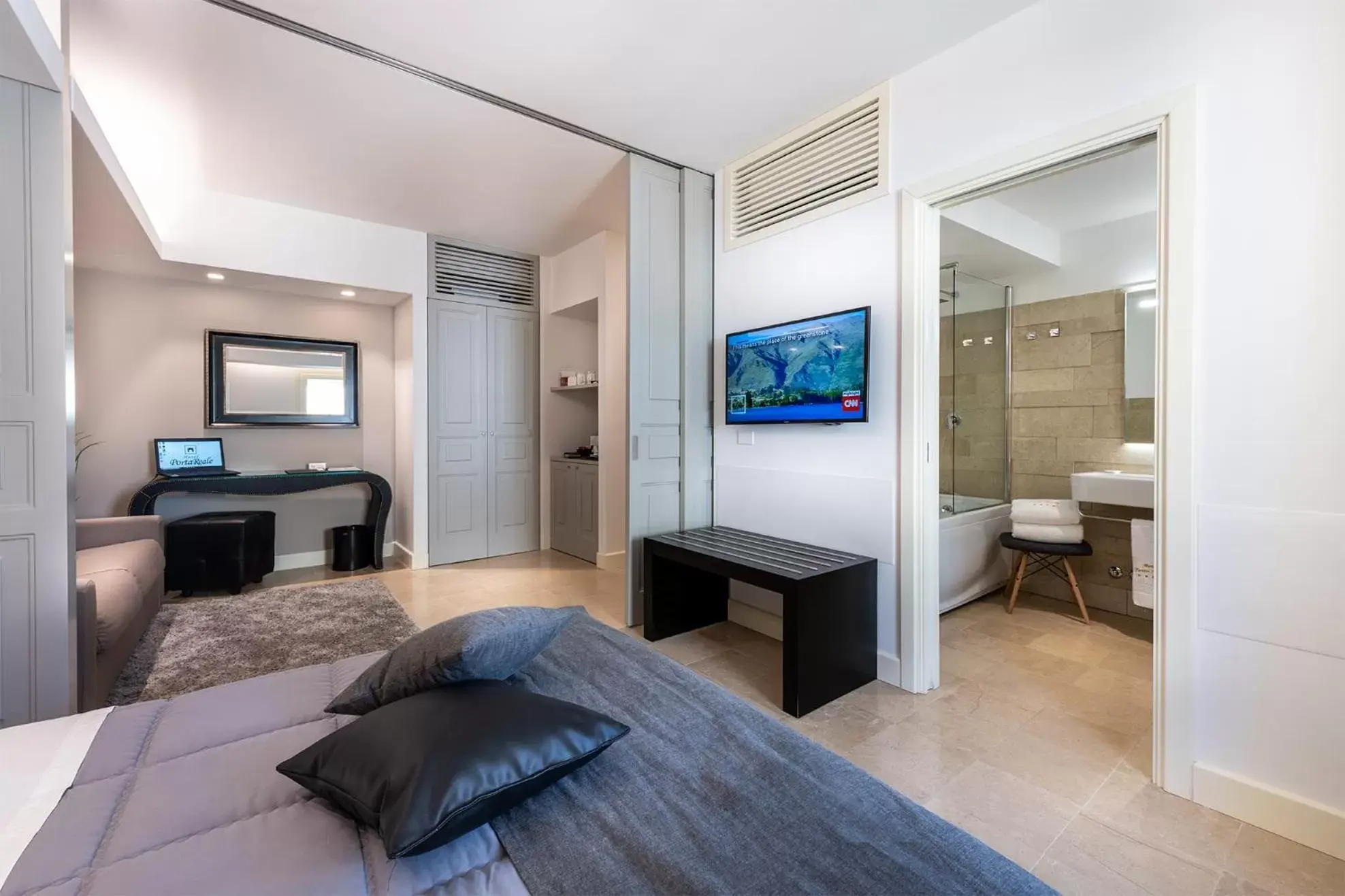 Photo of the whole room, Bed in Hotel Porta Reale Photo of the whole room, Bed in Hotel Porta Reale