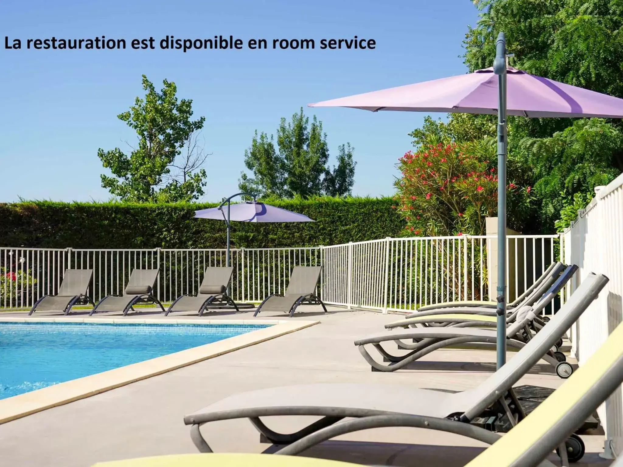 Swimming pool in ibis Beziers Est Mediterranee A9/A75