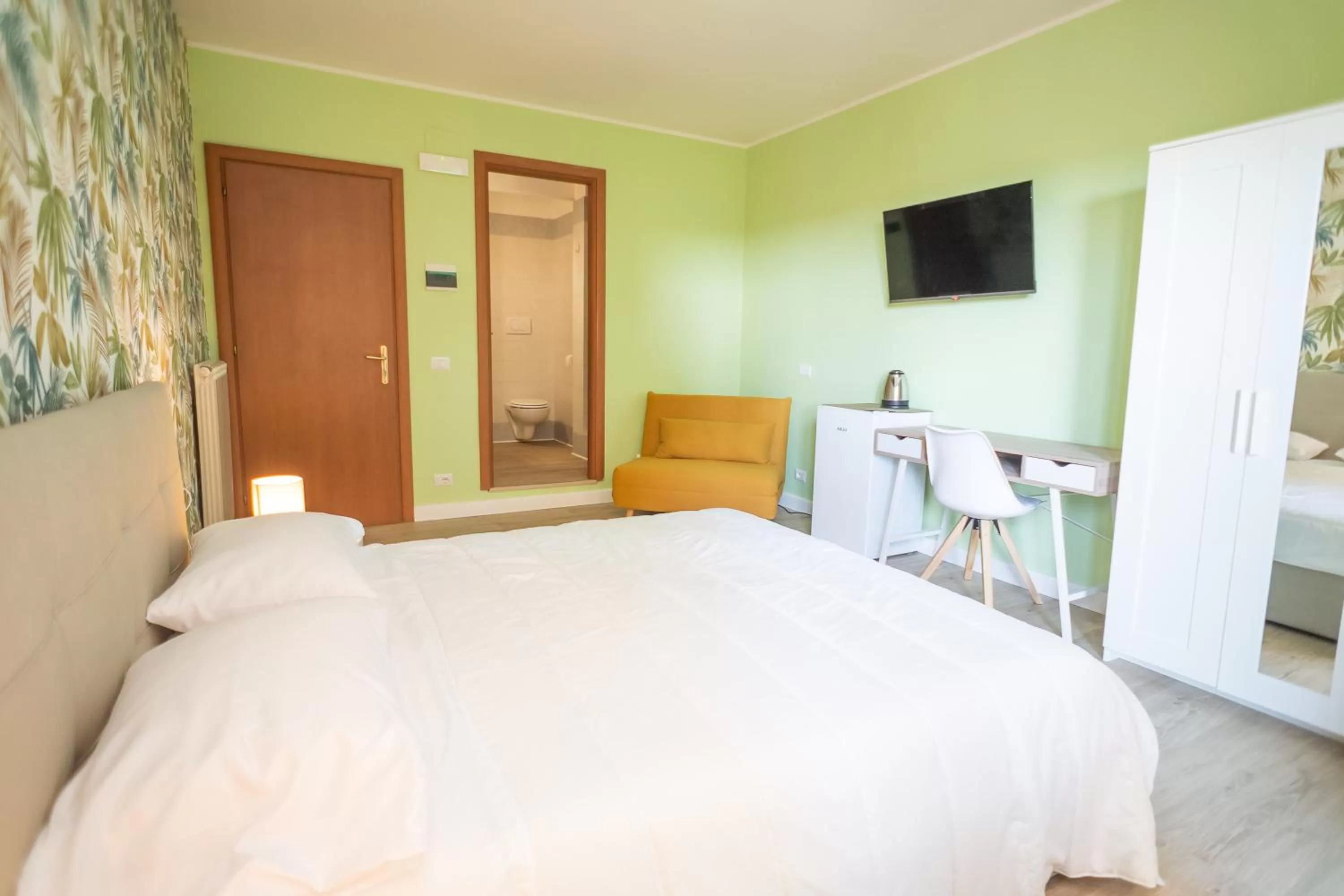 Bed in Casa flowers 2