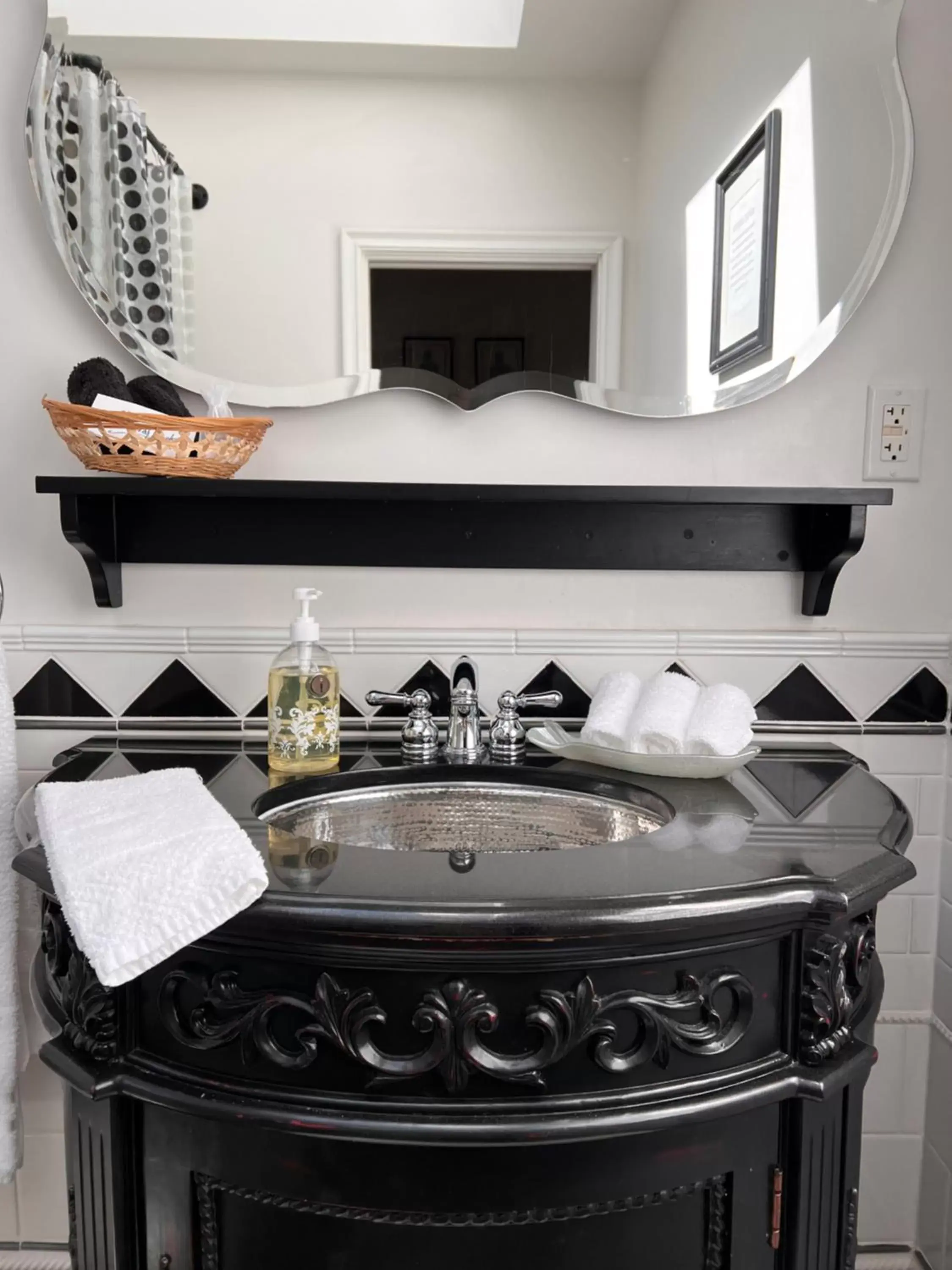 Bathroom, Kitchen/Kitchenette in Frederick William House