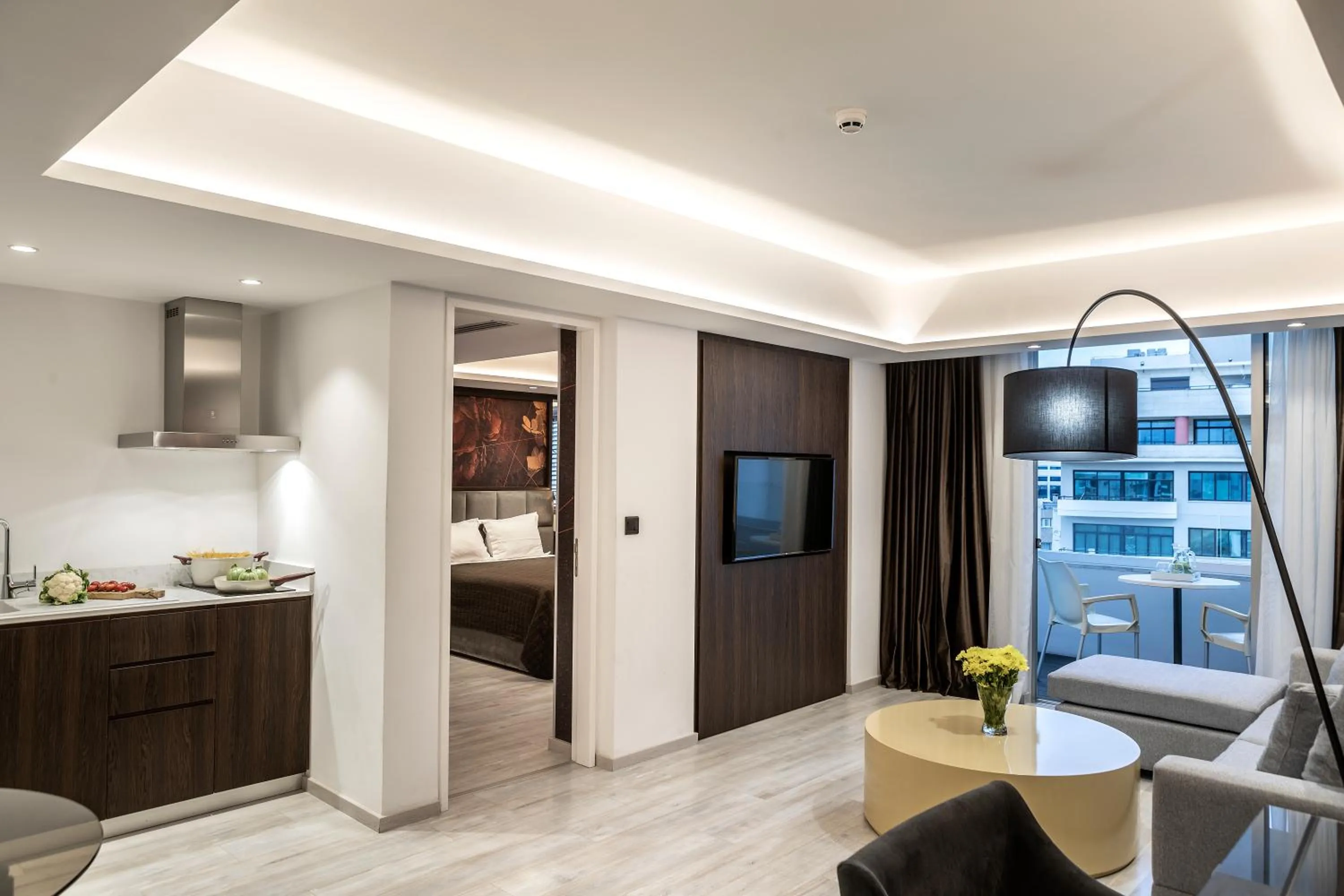 Kitchen or kitchenette in Almond Business Hotel