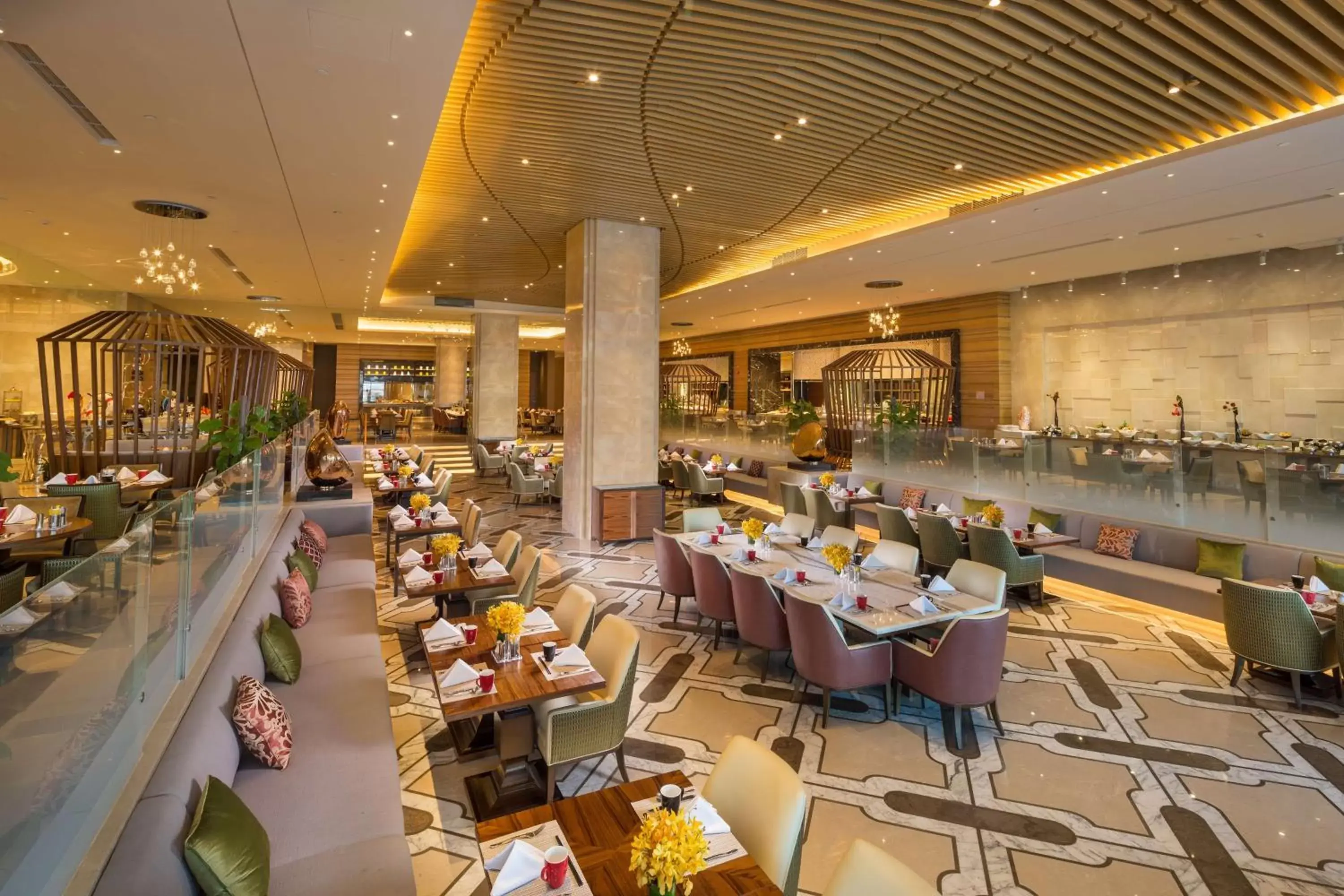 Lounge or bar, Restaurant/Places to Eat in Hilton Urumqi