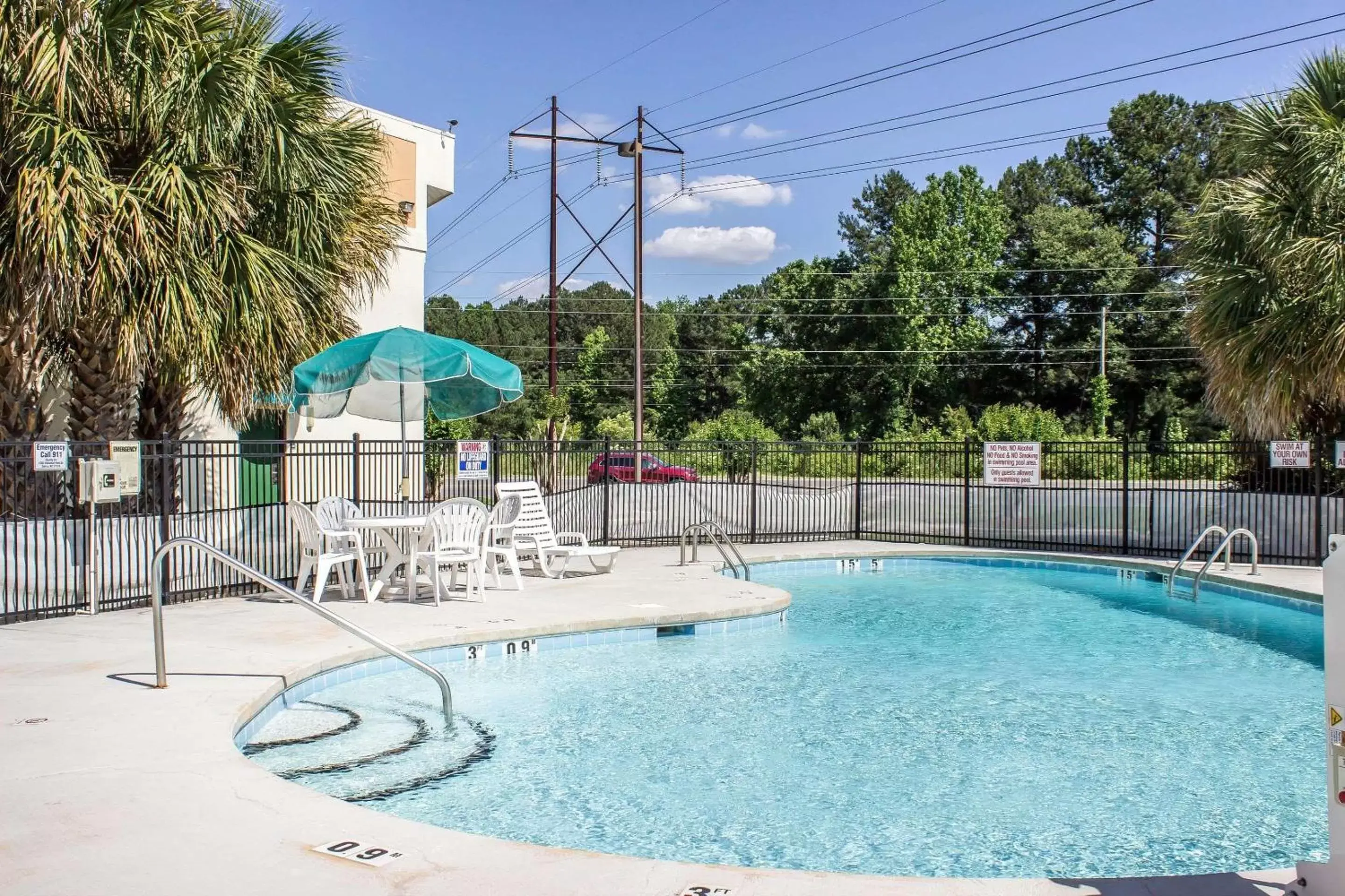 On site, Swimming Pool in Quality Inn Selma
