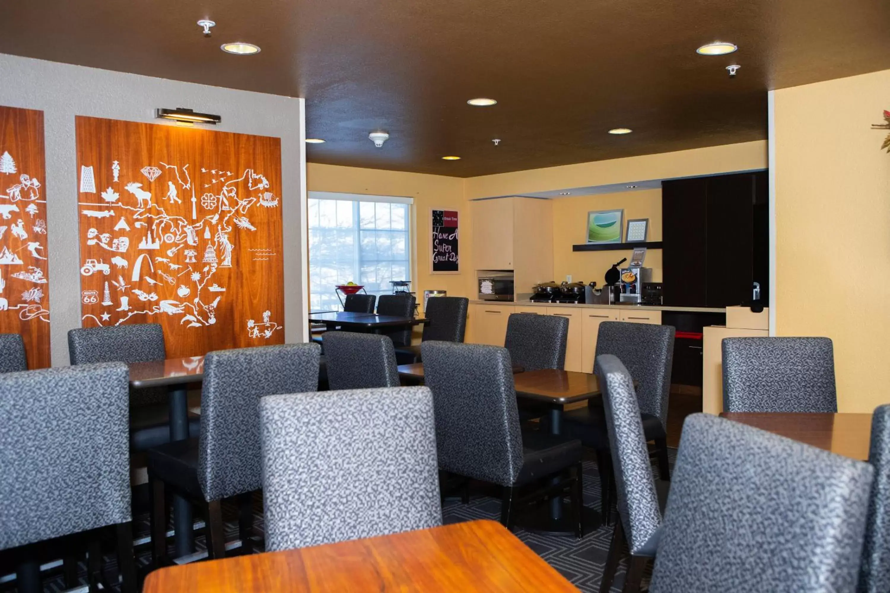 Breakfast, Restaurant/Places to Eat in TownePlace Suites Denver Southwest/Littleton