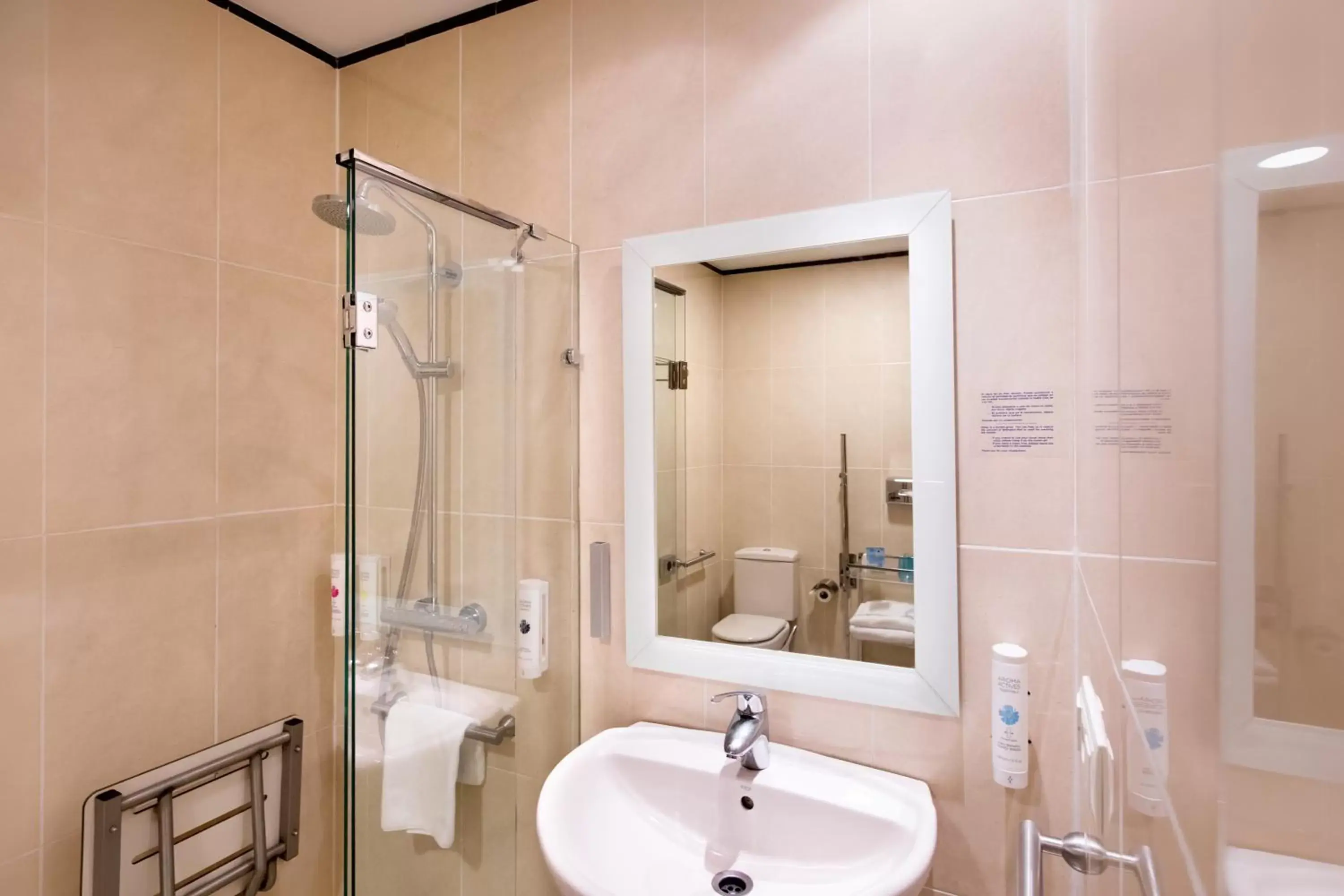 Bathroom in Hotel Salamanca Montalvo