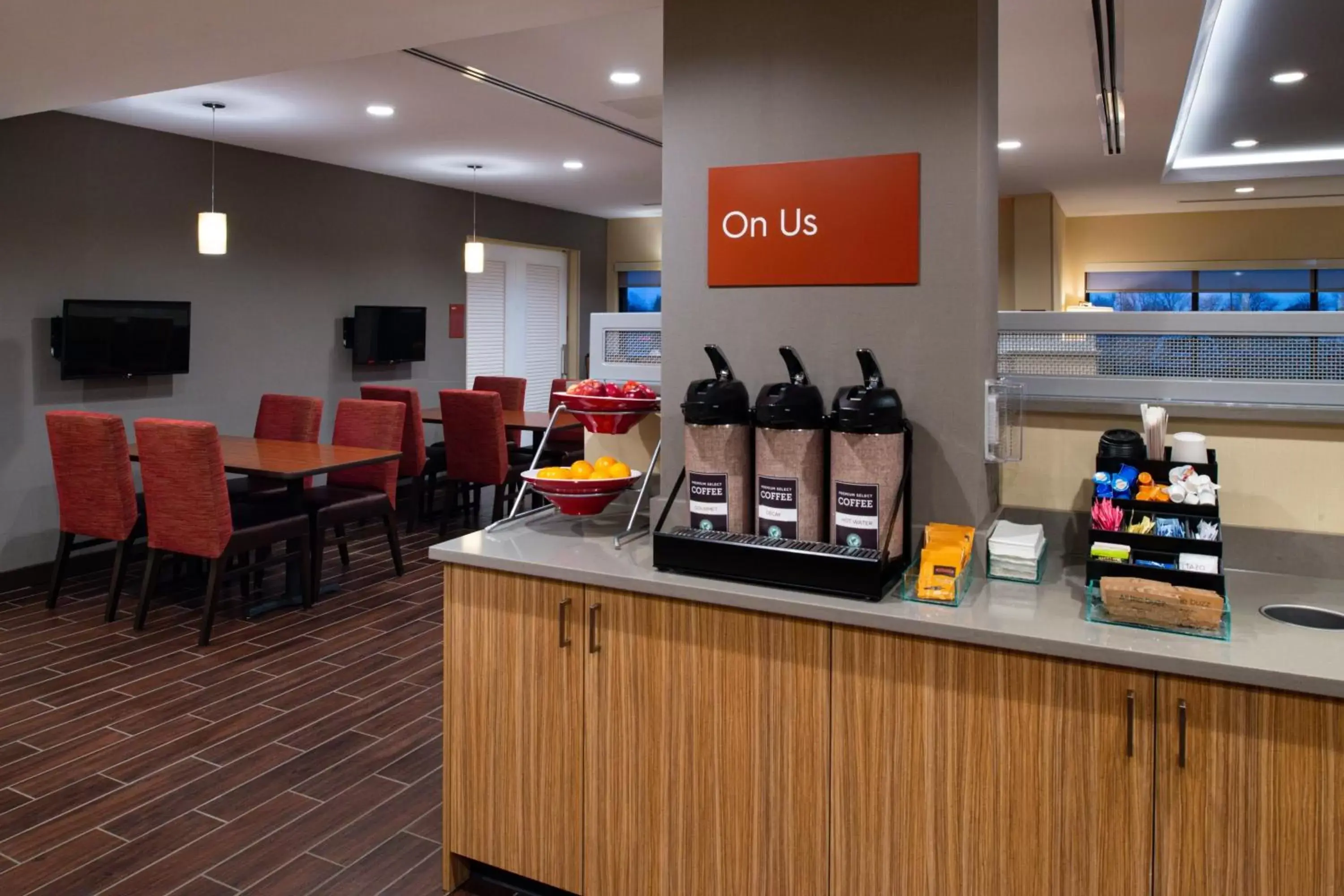 Restaurant/places to eat in TownePlace Suites by Marriott Detroit Belleville