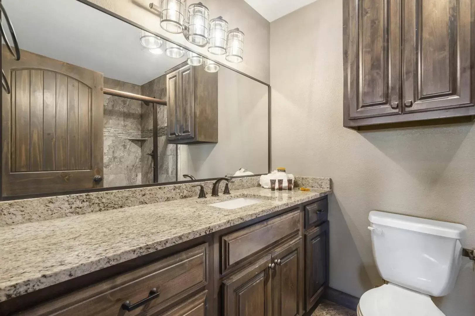 Bathroom in Table Rock Resorts at Indian Point