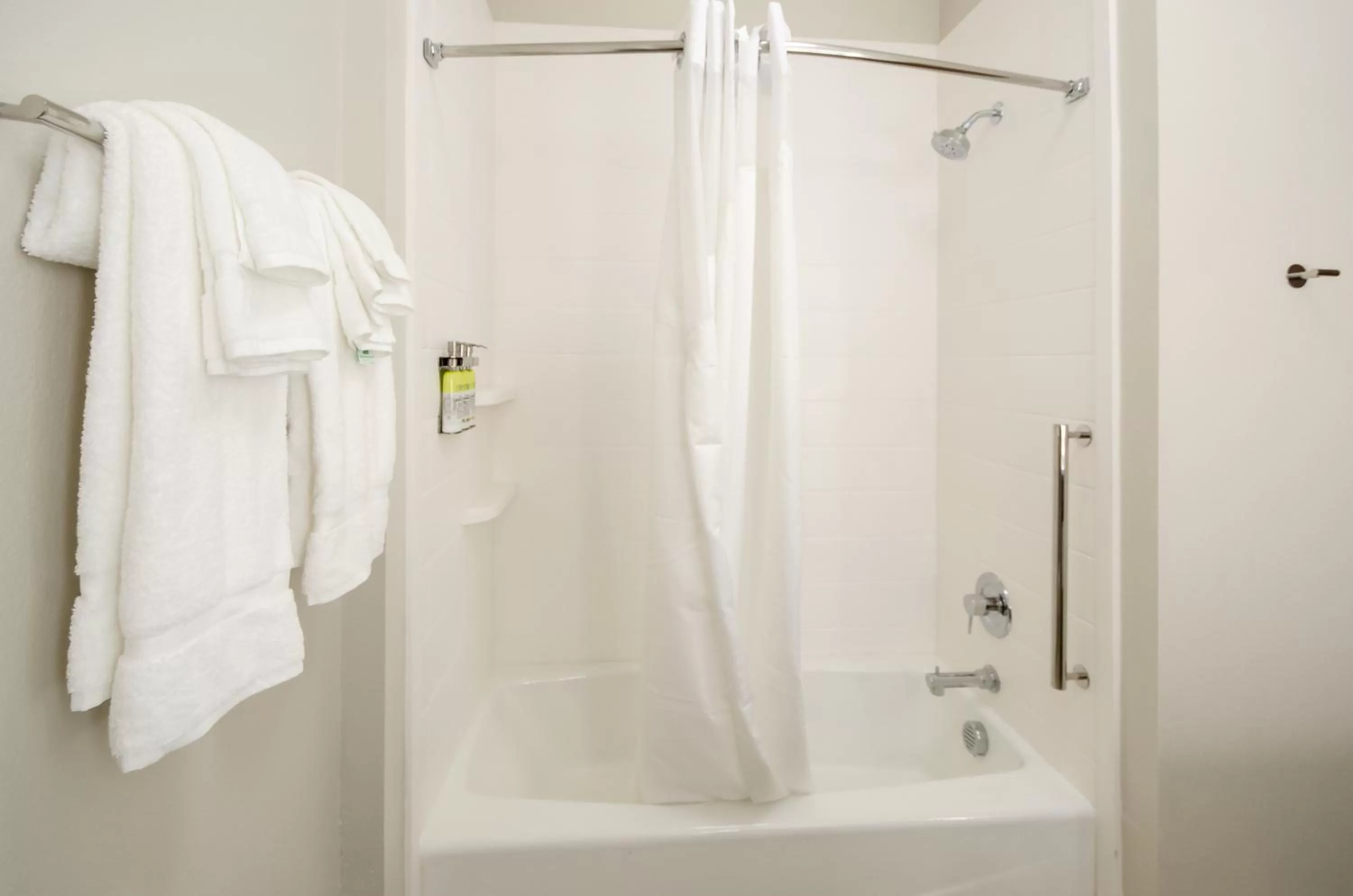 Bathroom in Holiday Inn Express & Suites Taylor by IHG