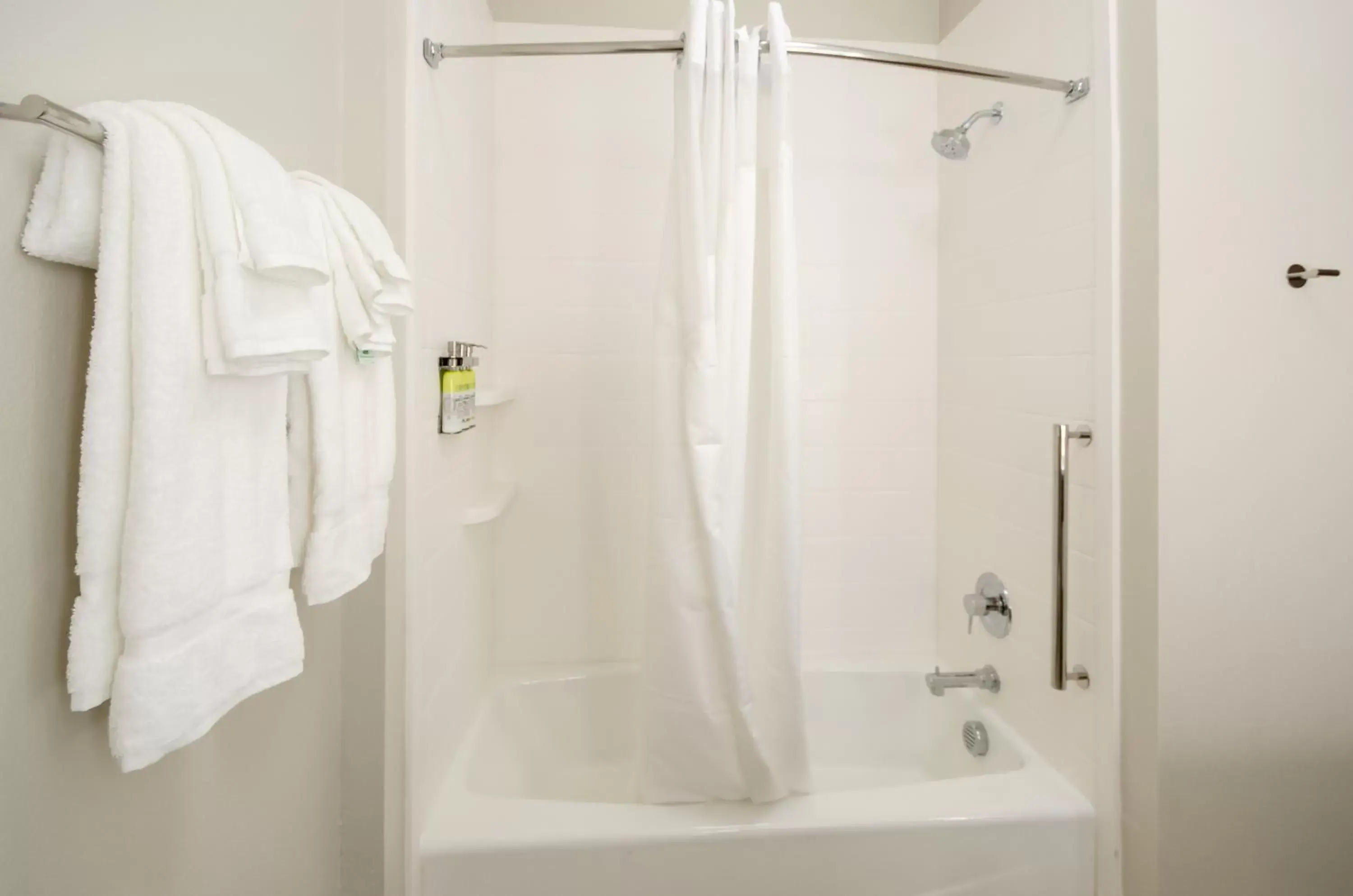 Bathroom in Holiday Inn Express & Suites Taylor, an IHG Hotel