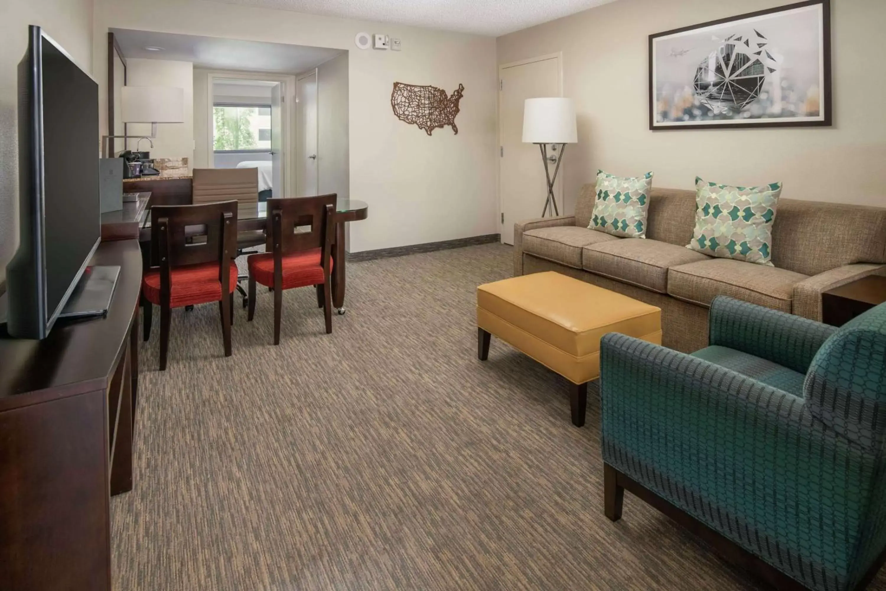 Bedroom, Seating Area in Embassy Suites By Hilton Seattle - Tacoma International Airport