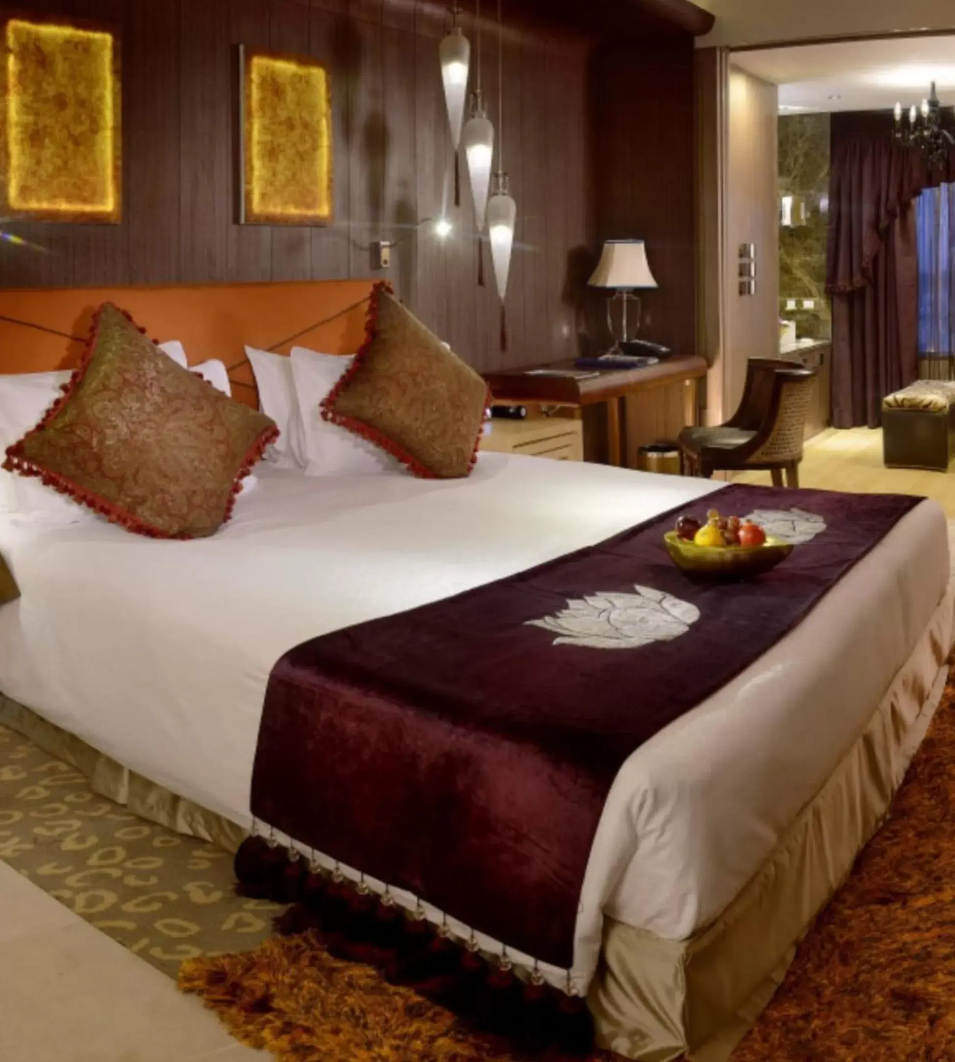 Bed in Radisson Blu Hotel MBD Ludhiana