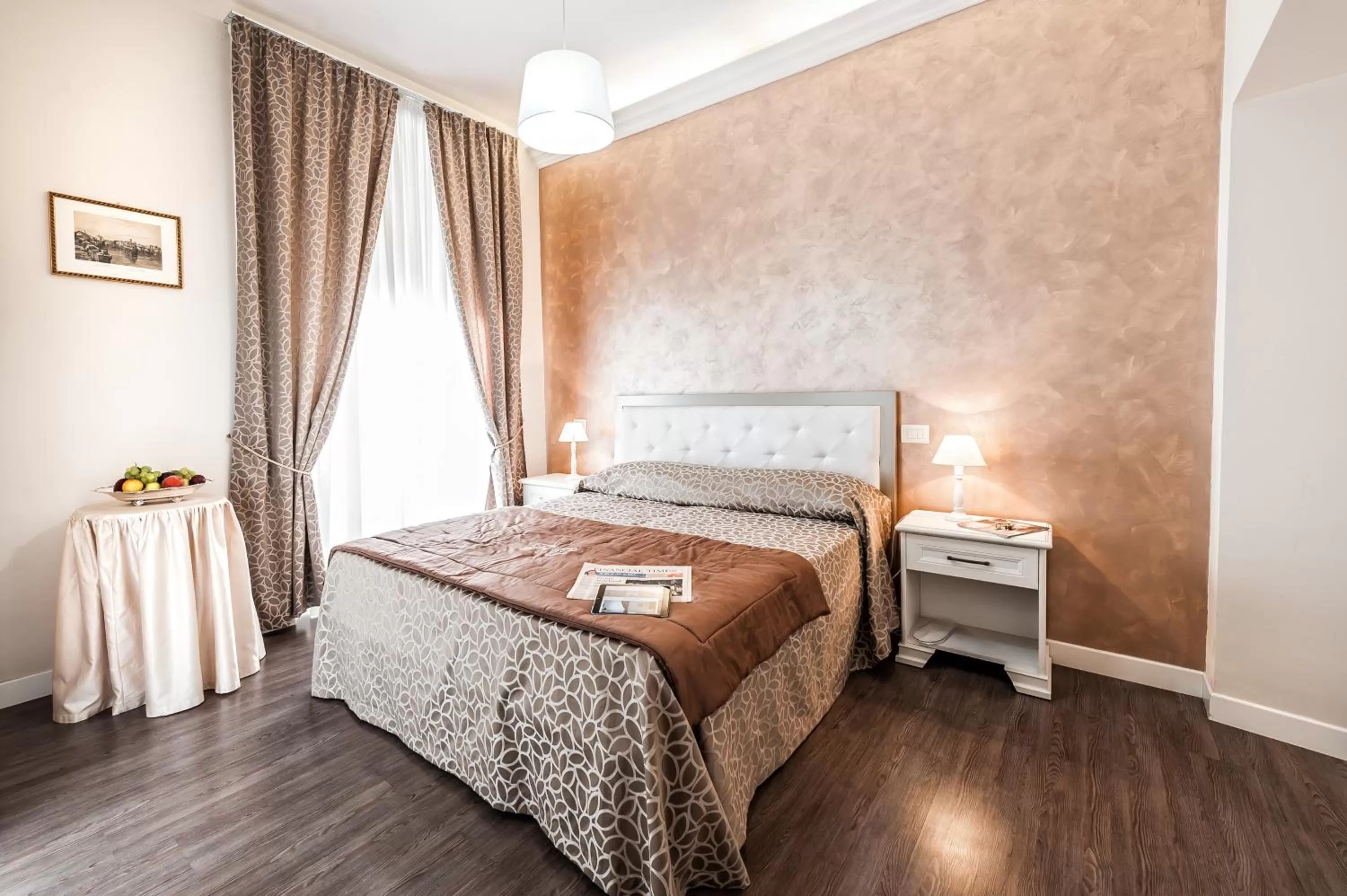 Photo of the whole room, Bed in Relais de l'Opera