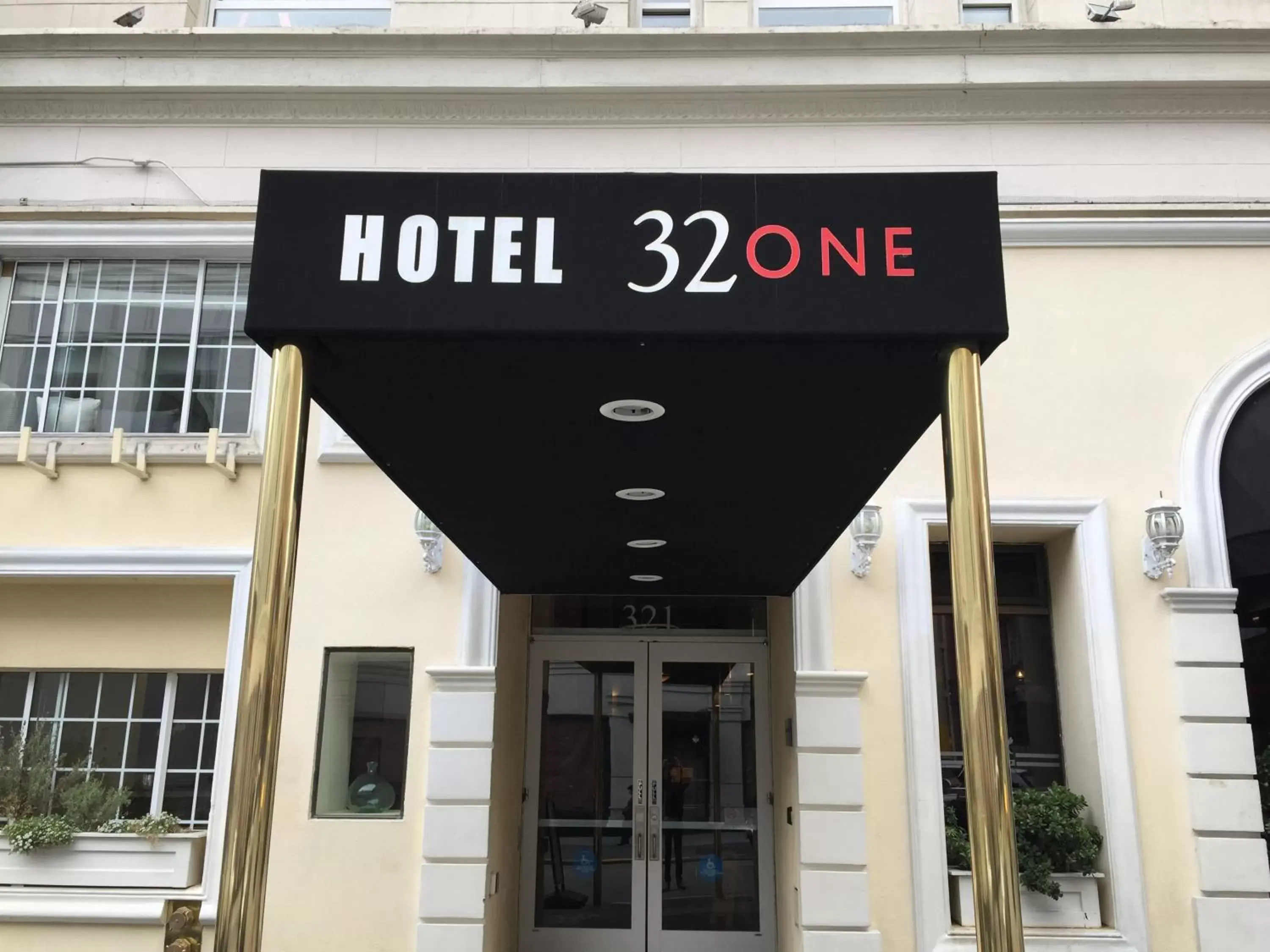 Property building in Hotel 32One