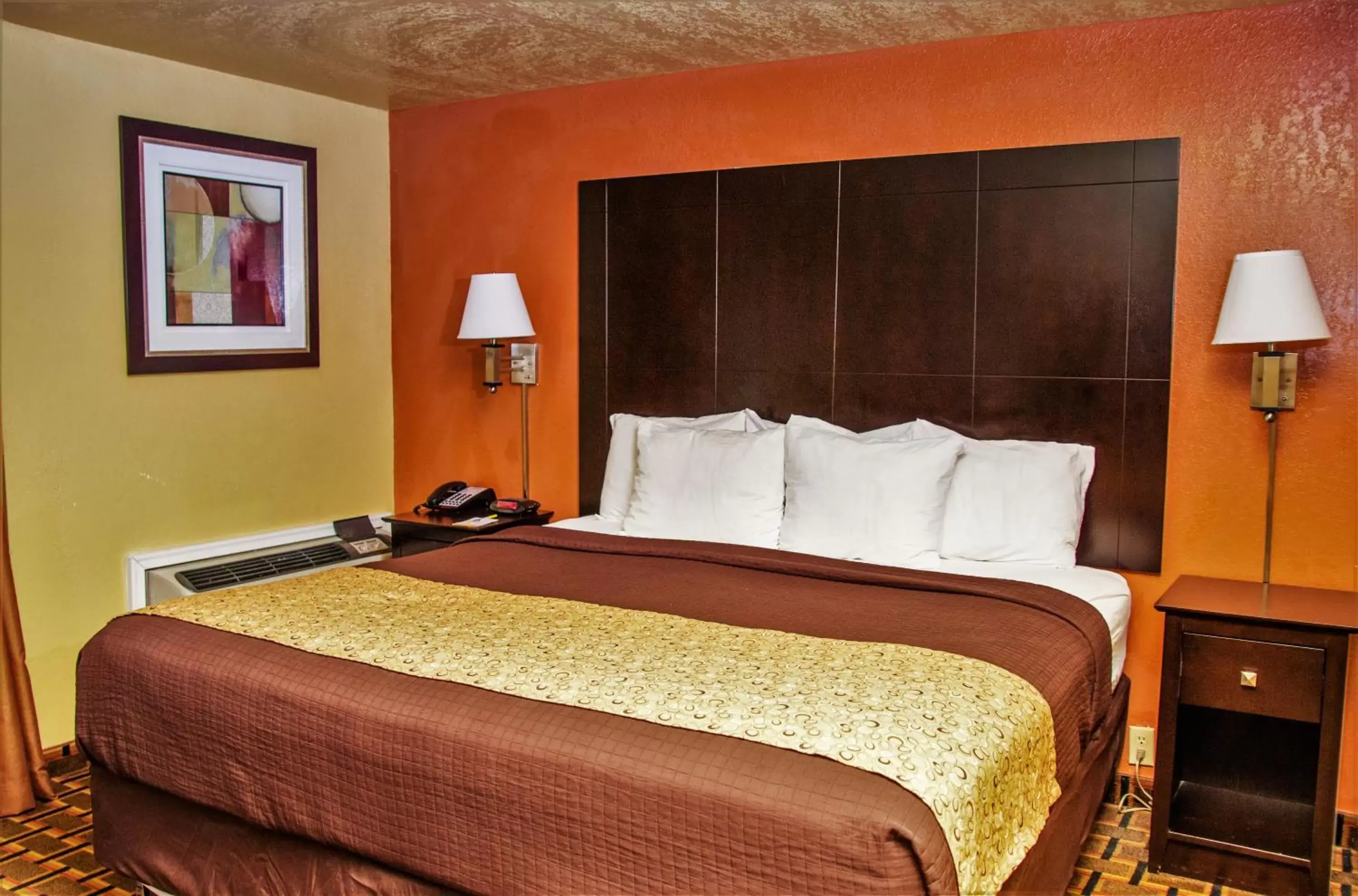 King Room - Non-Smoking in Days Inn by Wyndham Joplin