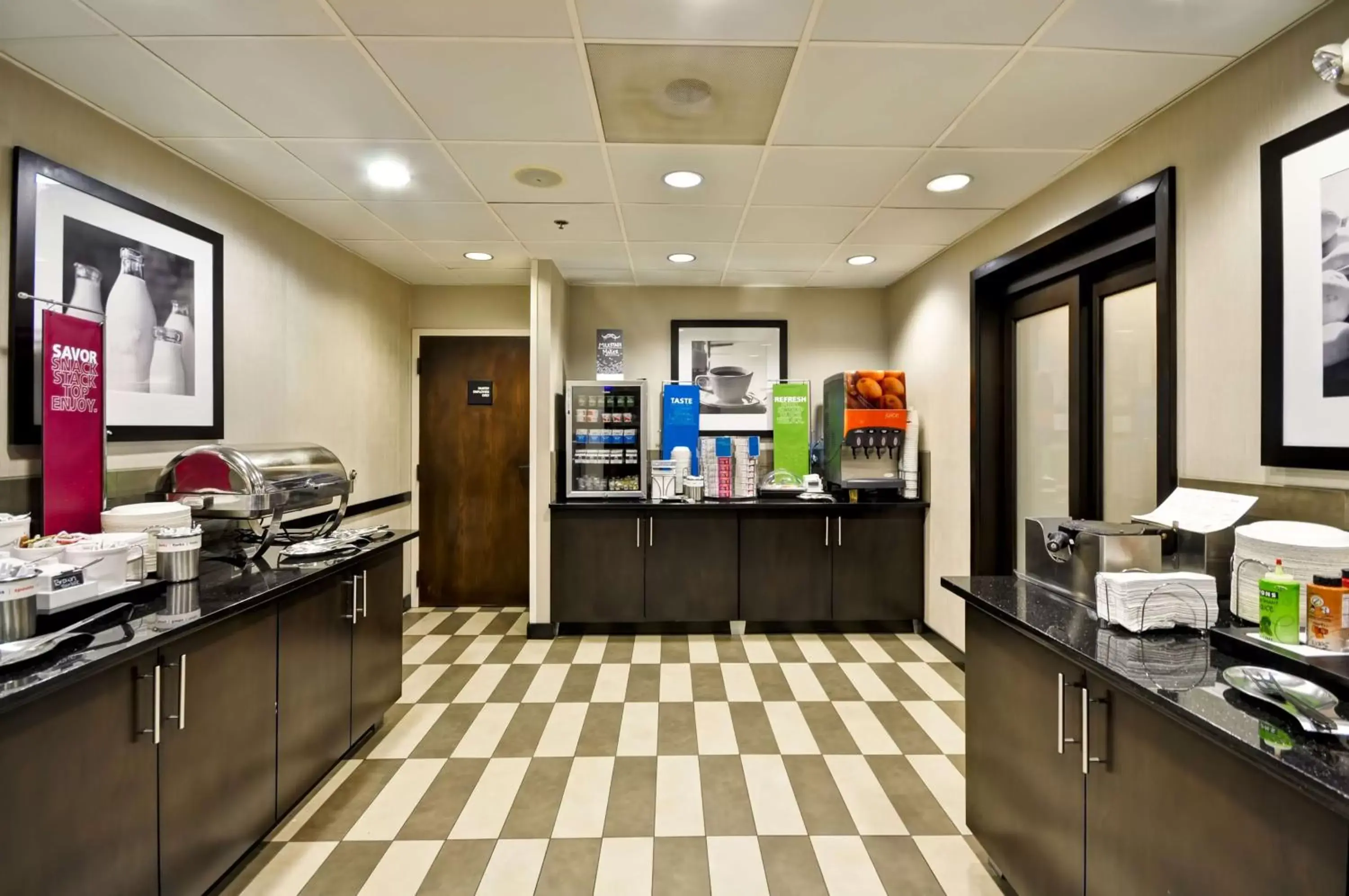 Dining area, Restaurant/Places to Eat in Hampton Inn Overland Park