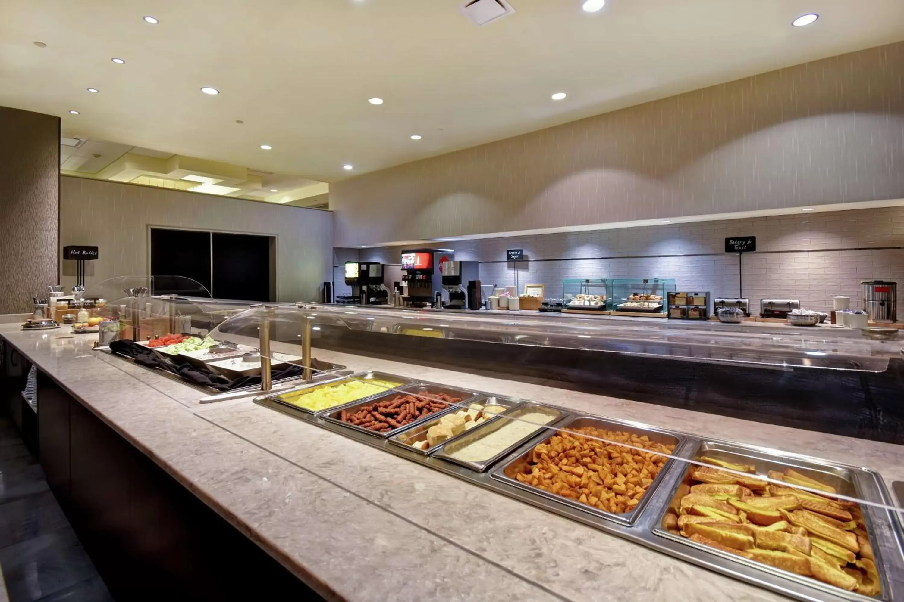 Breakfast, Restaurant/Places to Eat in Embassy Suites Montgomery - Hotel & Conference Center