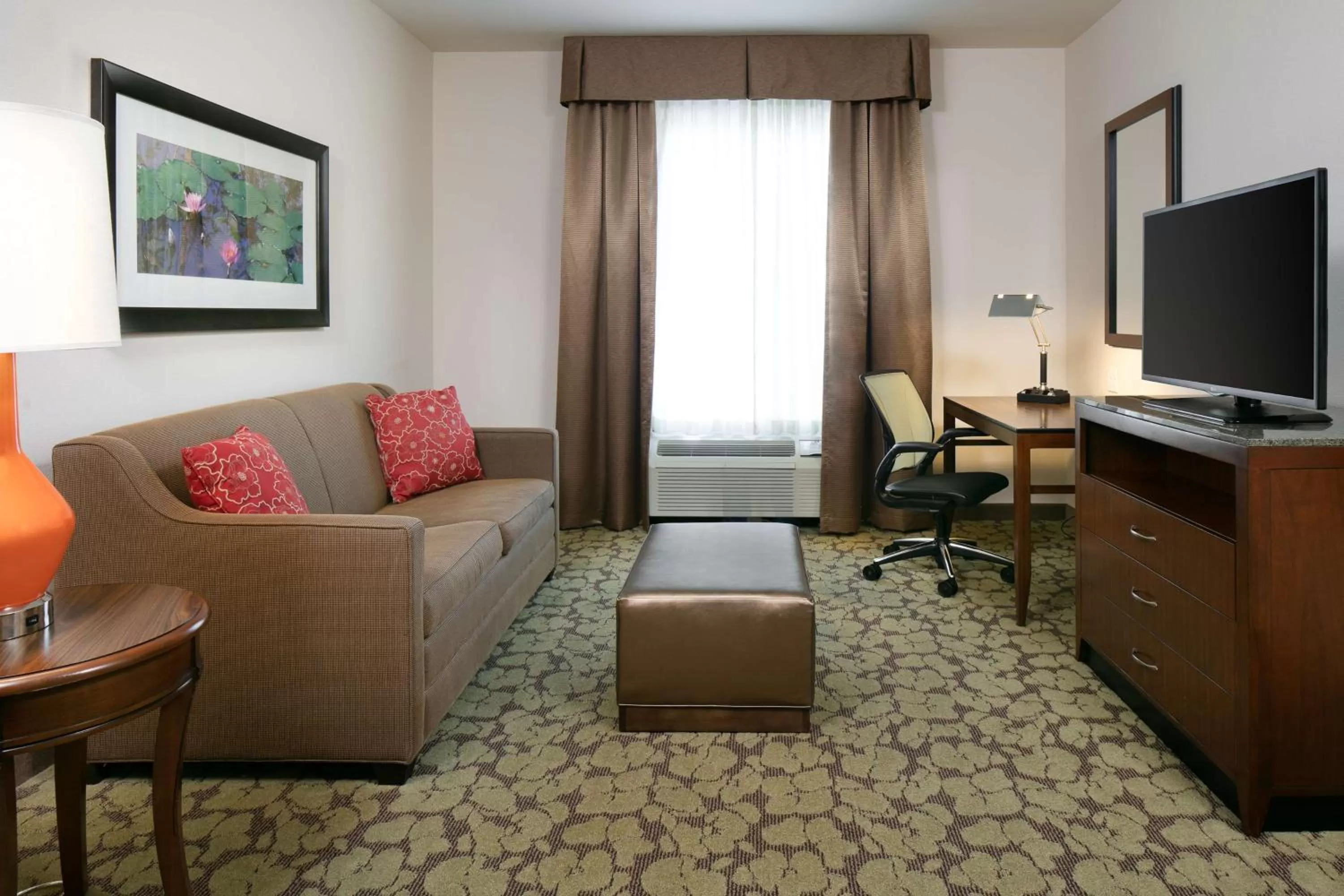 One-Bedroom King Suite - Hearing Accessible in Hilton Garden Inn Bettendorf/ Quad Cities