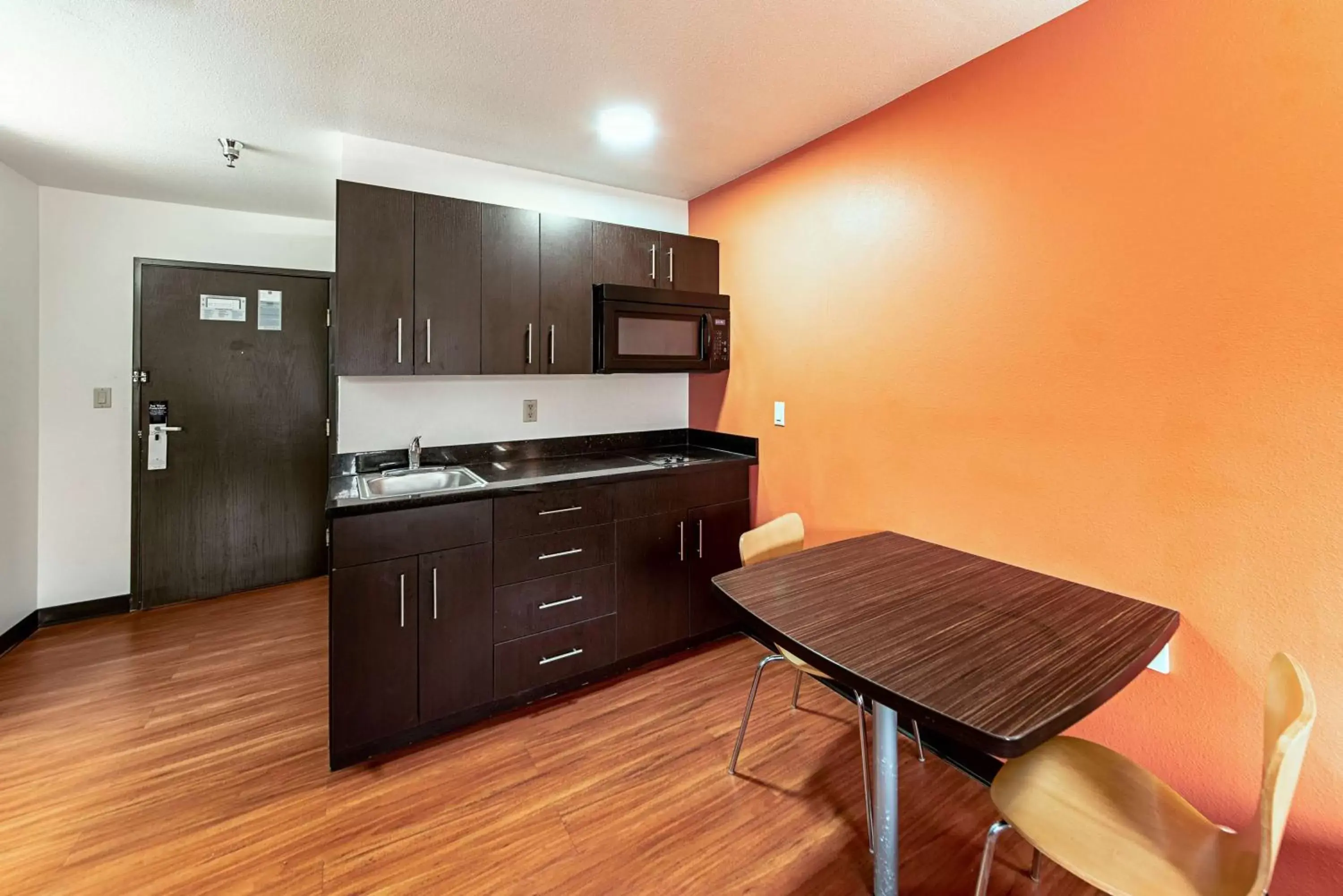 Photo of the whole room, Kitchen/Kitchenette in Motel 6-Lebanon, IN