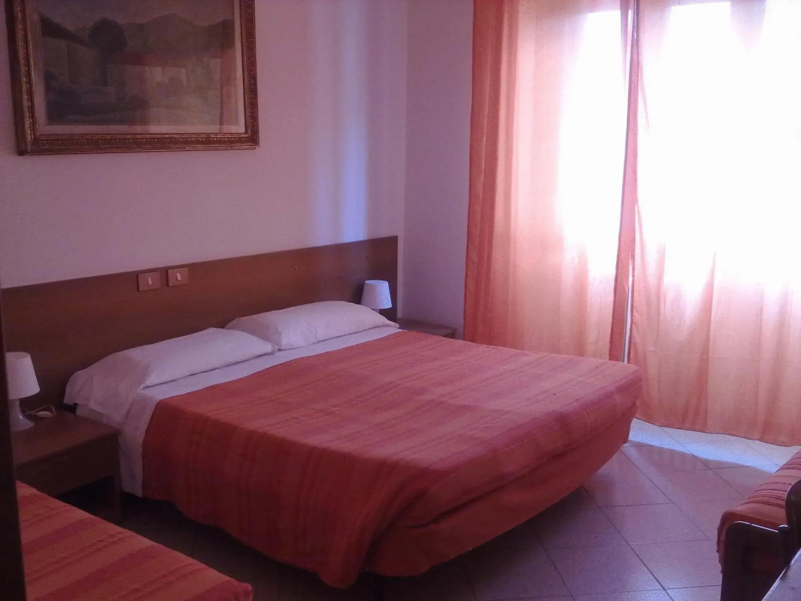 Bedroom, Bed in Albergo Italia