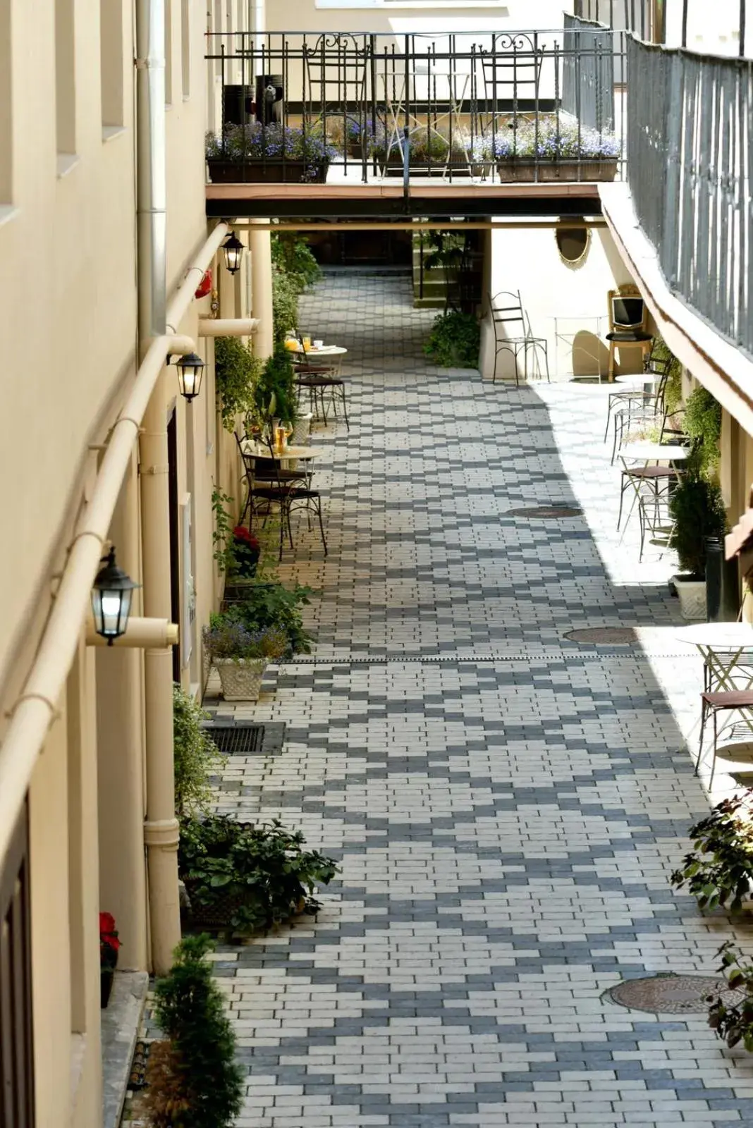 Inner courtyard view in Safrano Palace Inner courtyard view in Safrano Palace