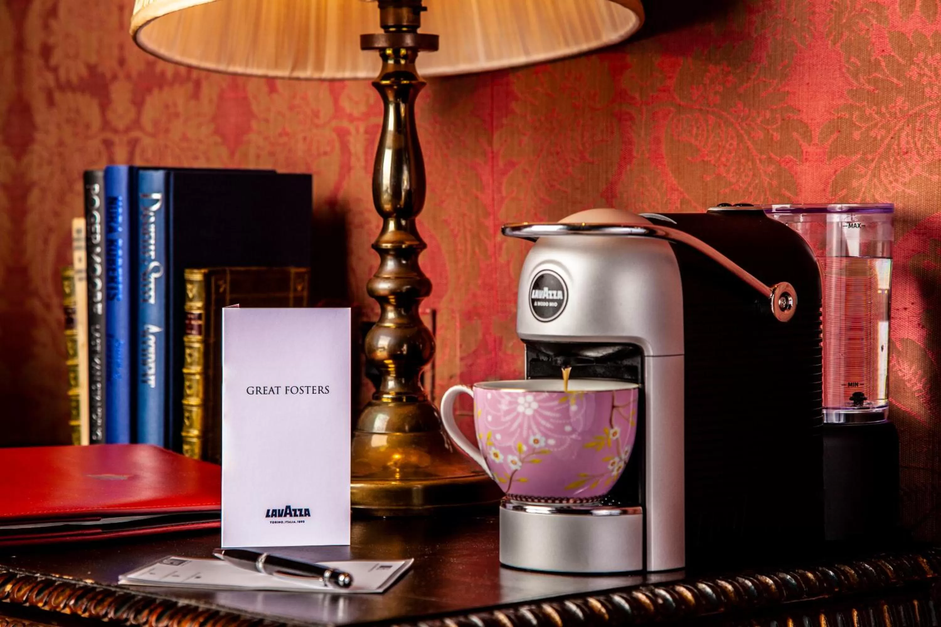 Coffee/tea facilities in Great Fosters - Near Windsor