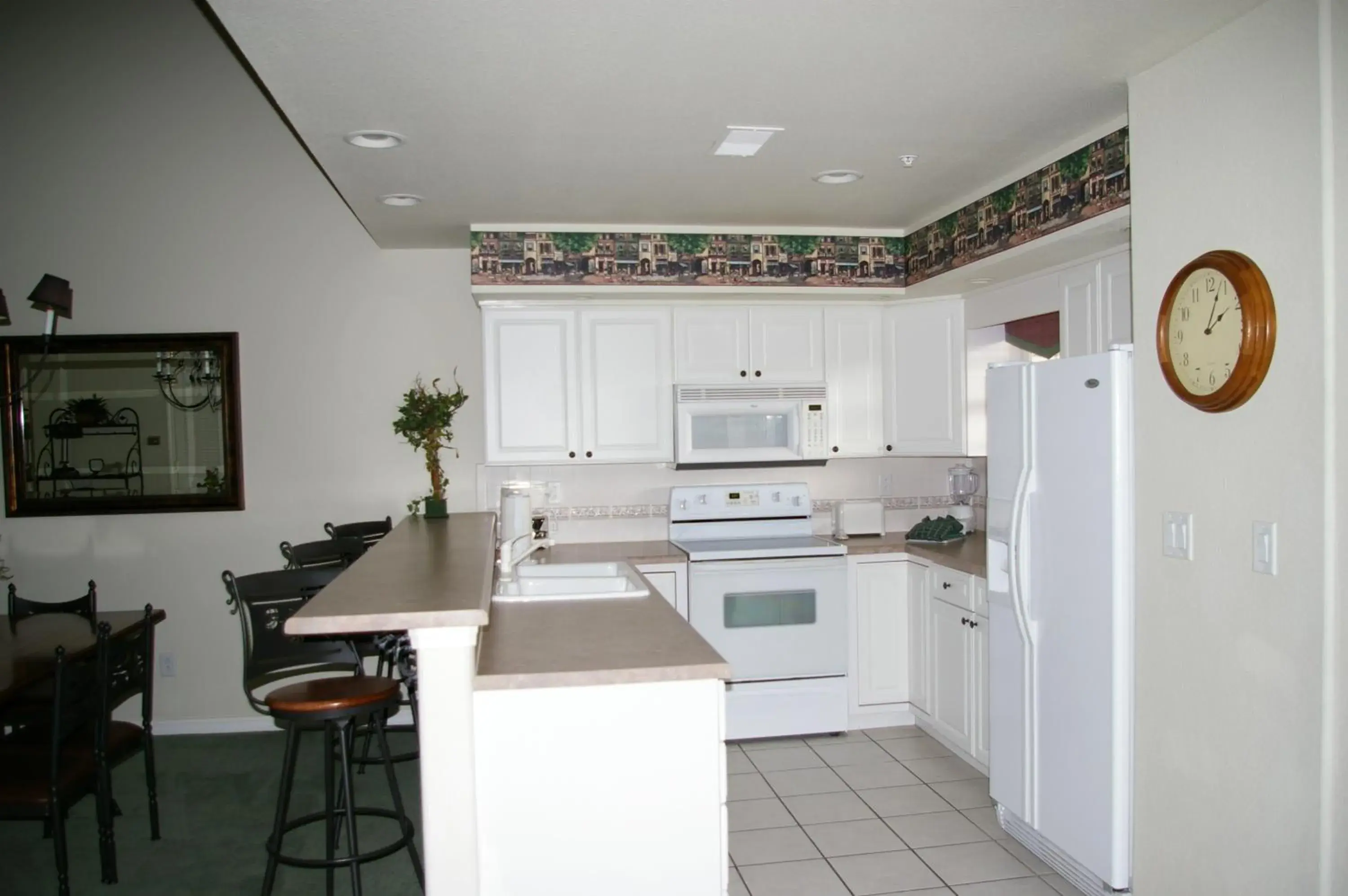 Kitchen or kitchenette, Kitchen/Kitchenette in French Quarter Resort