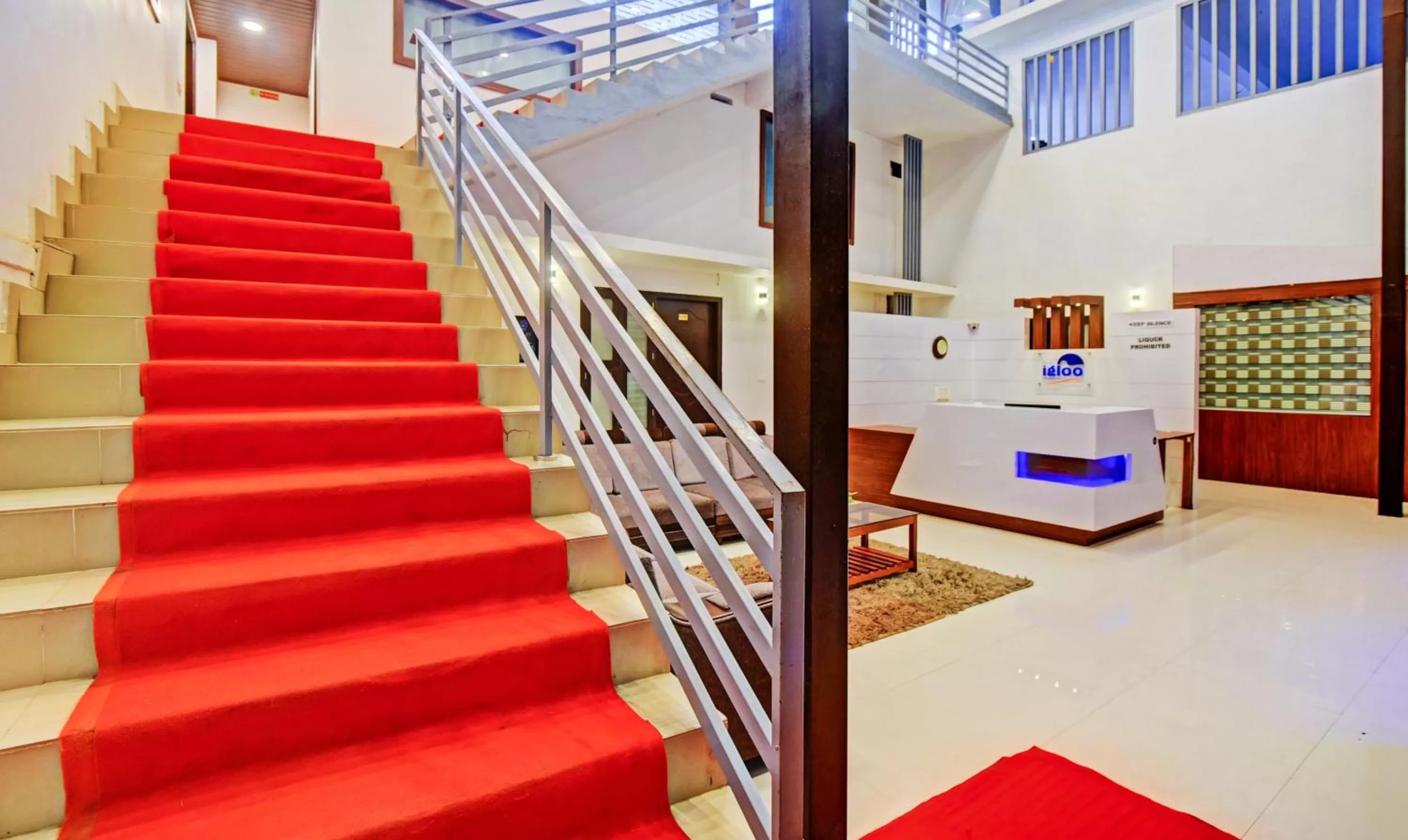 Lobby or reception in Itsy Hotels Igloo Residency Raja Seat