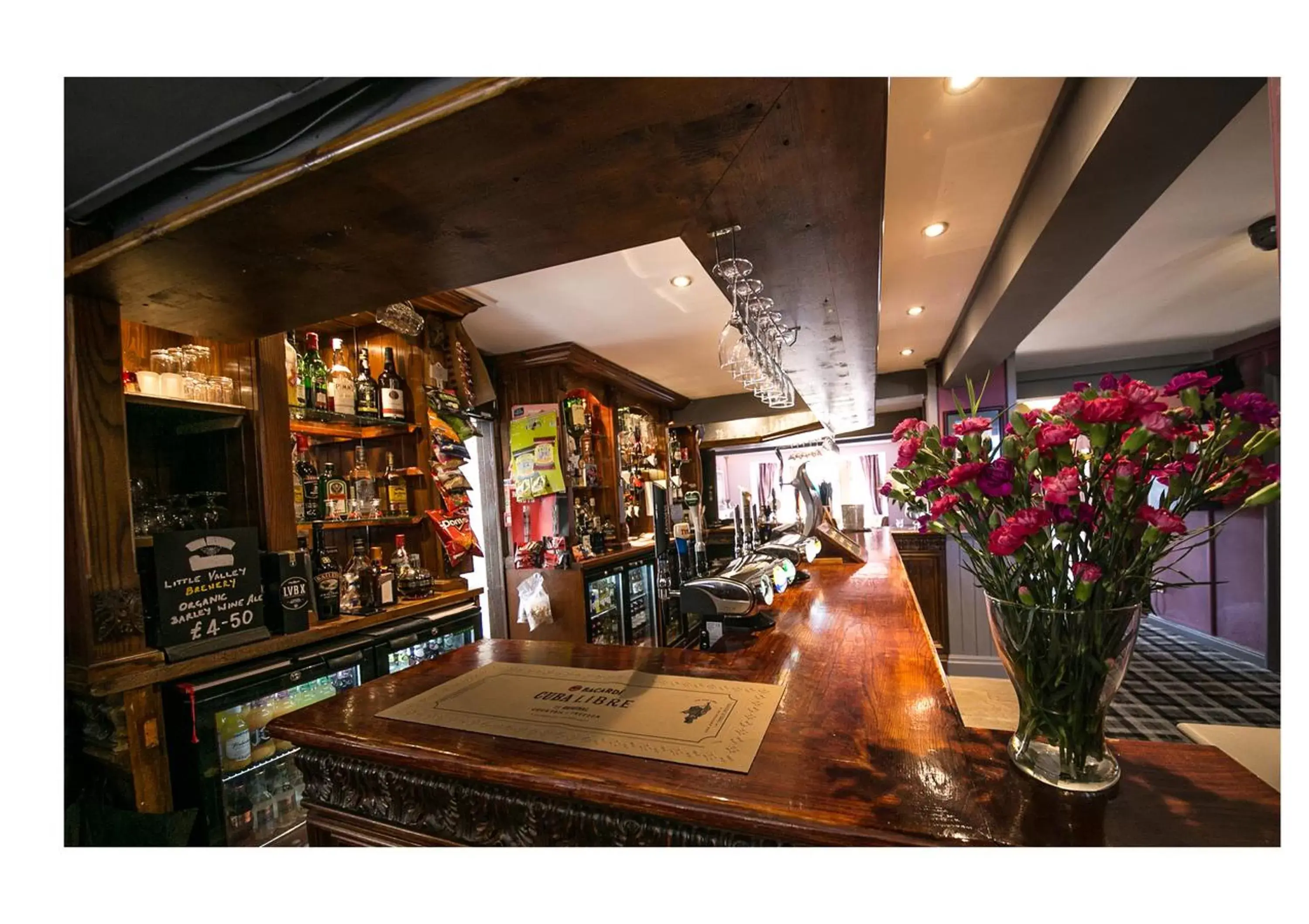 Lounge or bar, Lounge/Bar in The Cross Inn