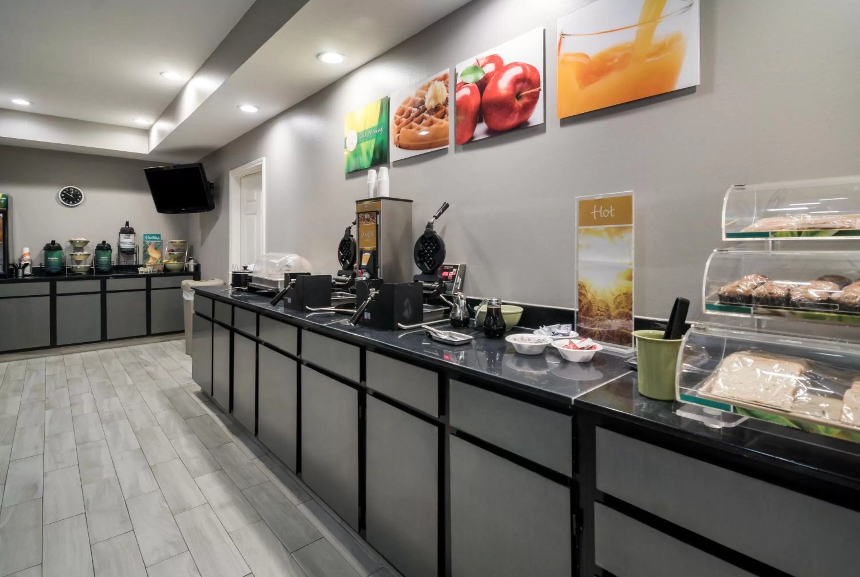 Breakfast in Quality Inn & Suites - Granbury