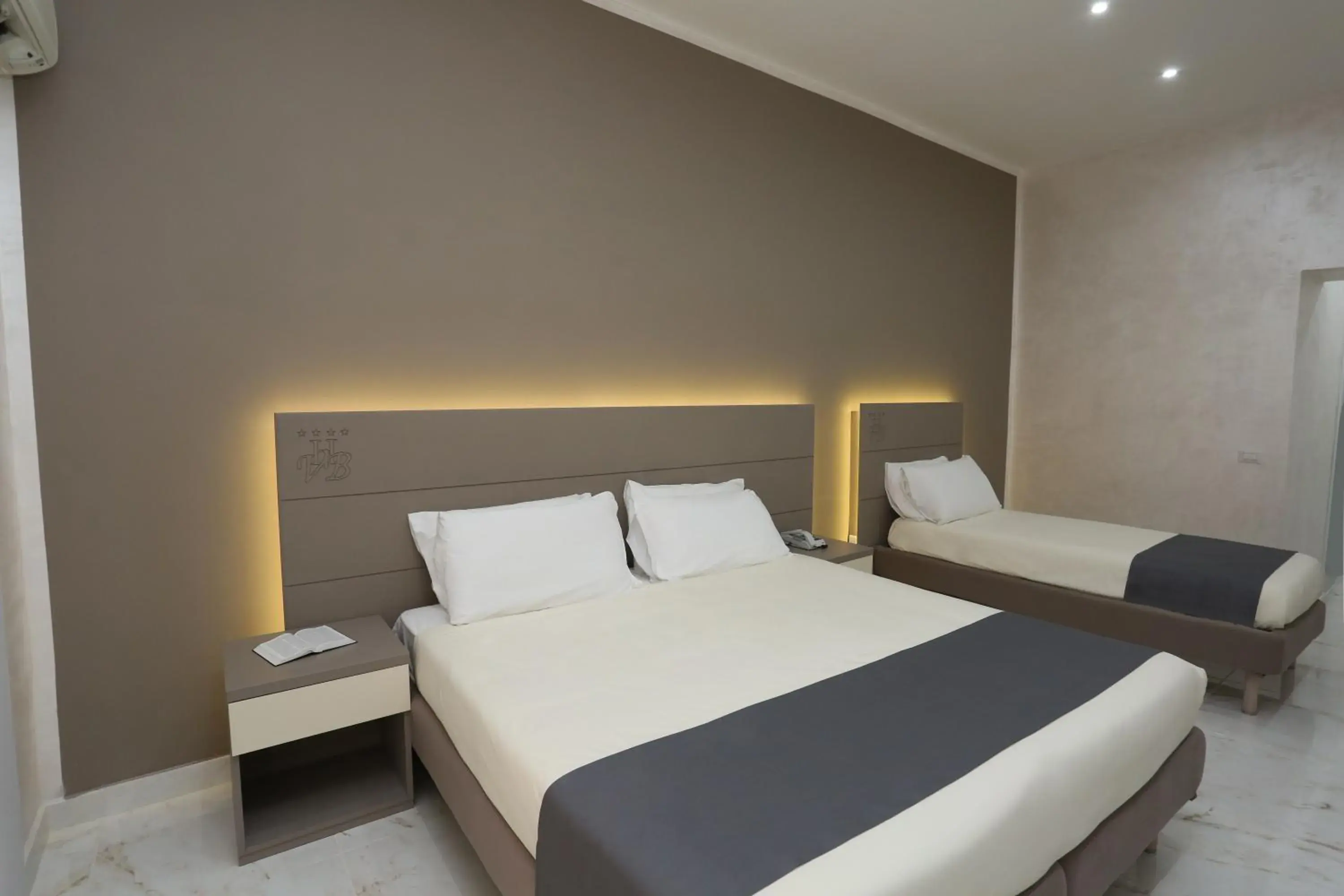 Photo of the whole room, Bed in Hotel Vergilius Billia