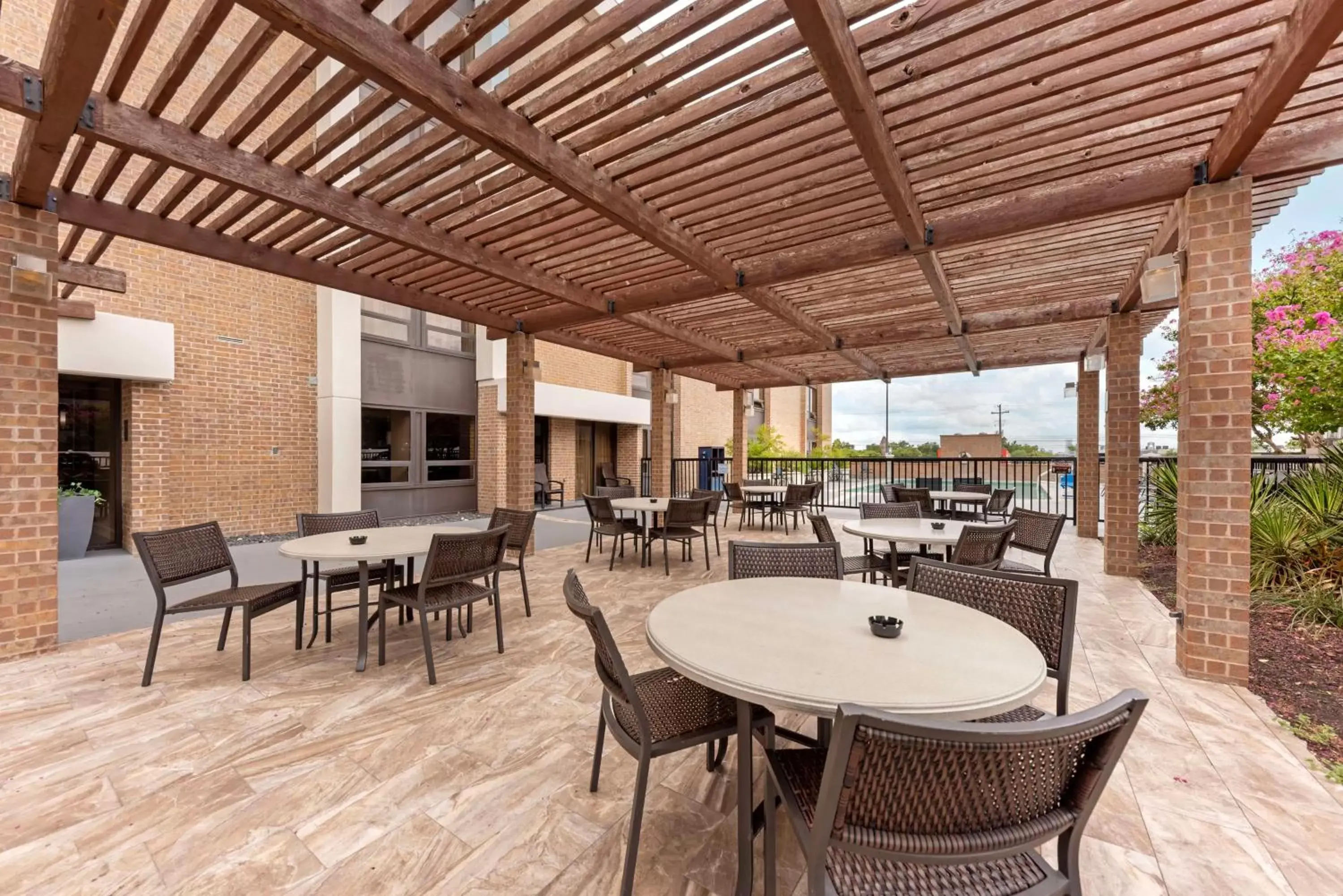 Property building, Restaurant/Places to Eat in Best Western Plus Austin Central