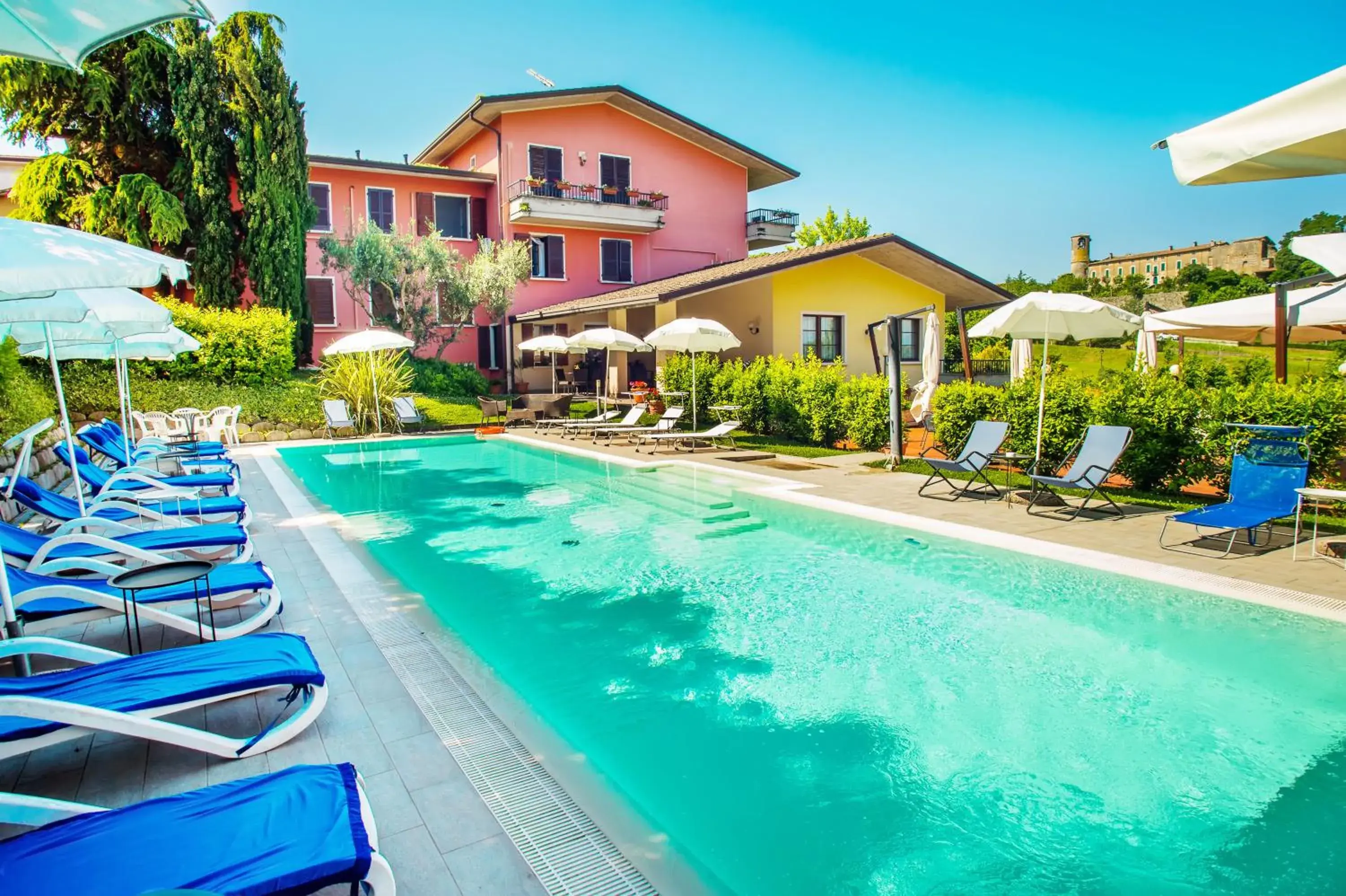 Property building, Swimming Pool in Hotel Il Castello