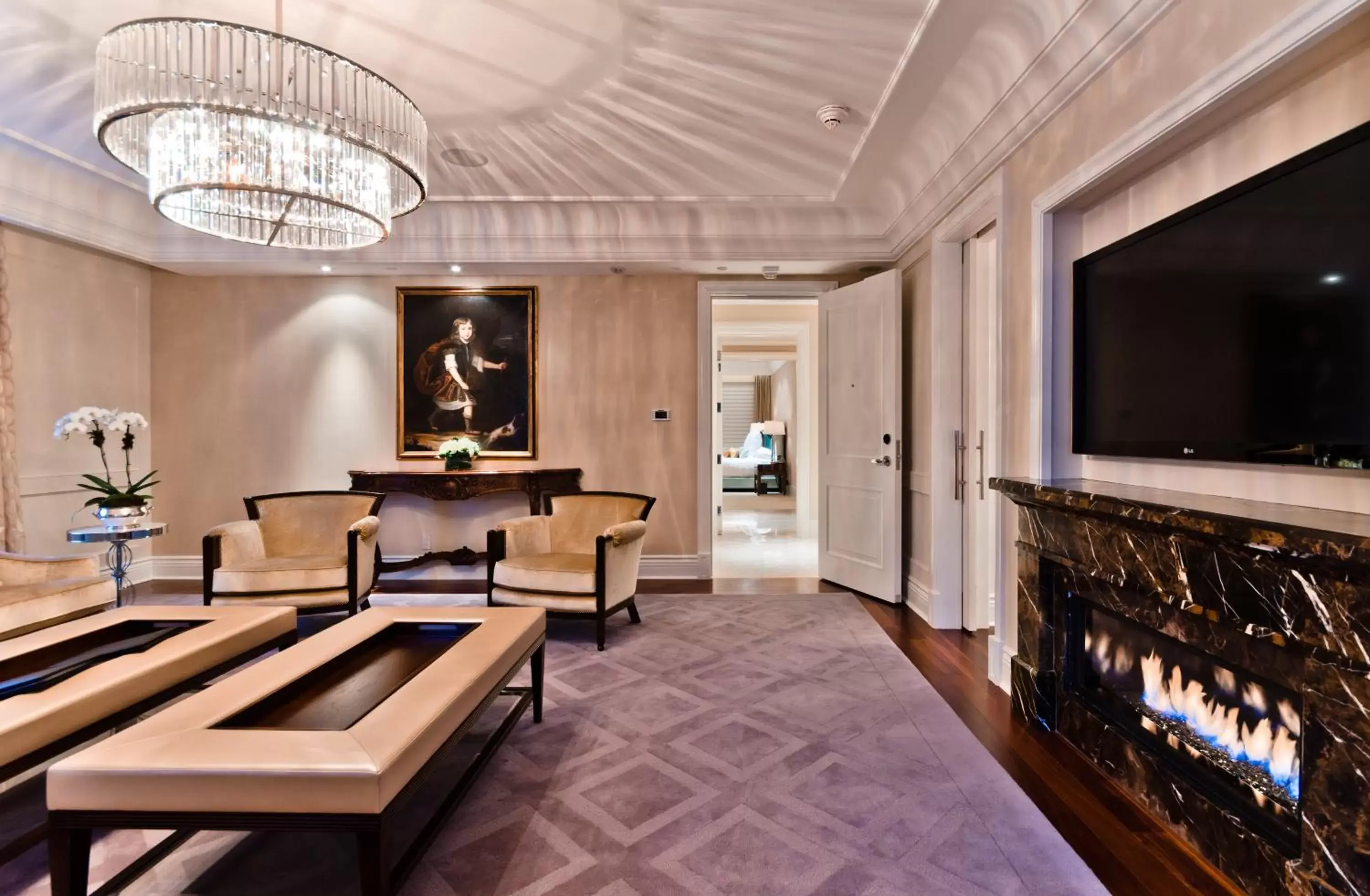 Bedroom, TV/Entertainment Center in The Ritz-Carlton, Montreal