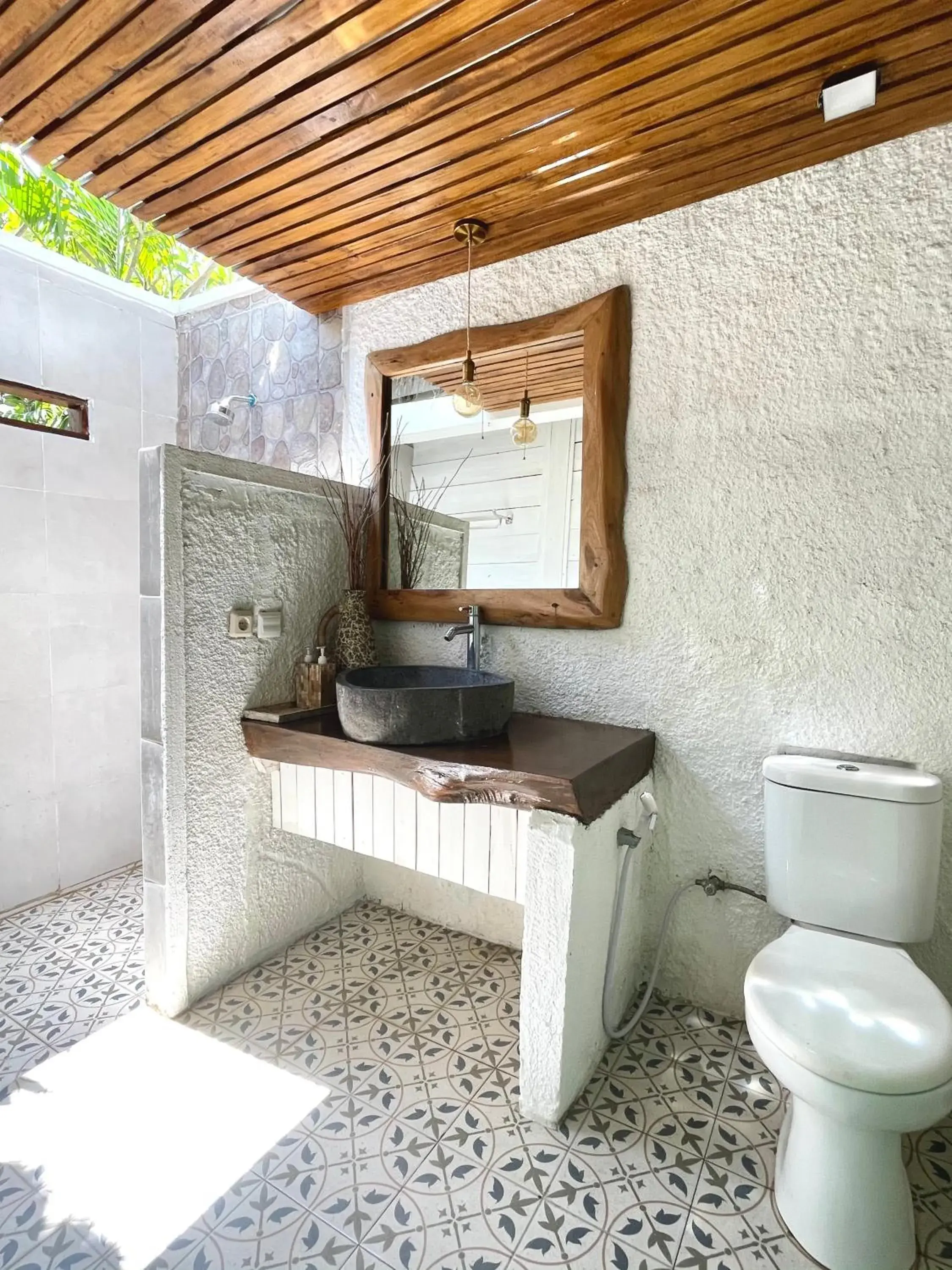 Toilet, Bathroom in Gili Breeze Tropical Bungalows