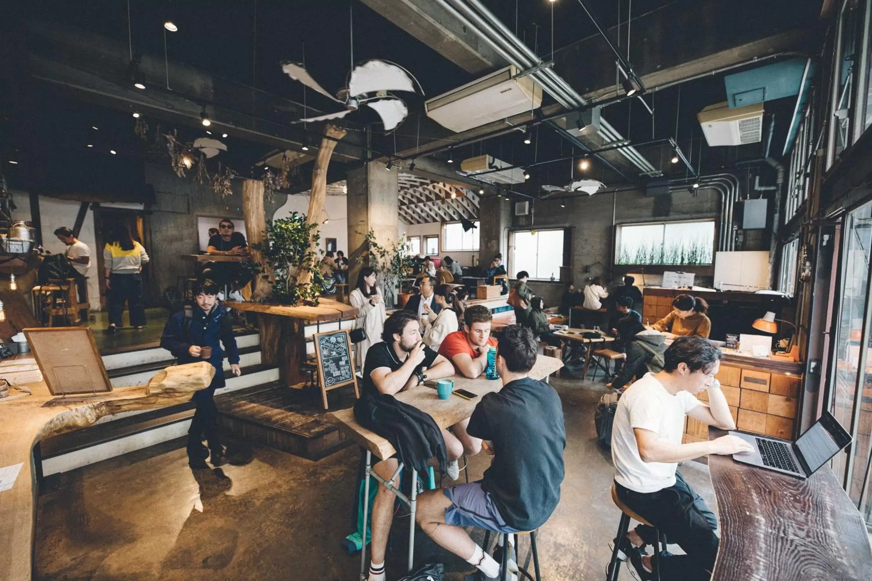 Lobby or reception in Nui. HOSTEL & BAR LOUNGE Lobby or reception in Nui. HOSTEL & BAR LOUNGE