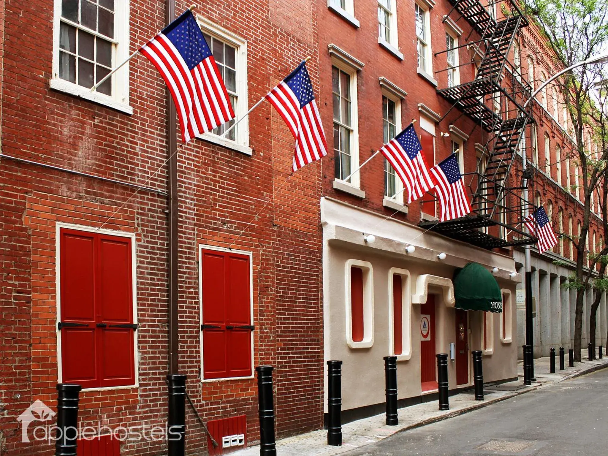 Facade/entrance, Property Building in Apple Hostels of Philadelphia