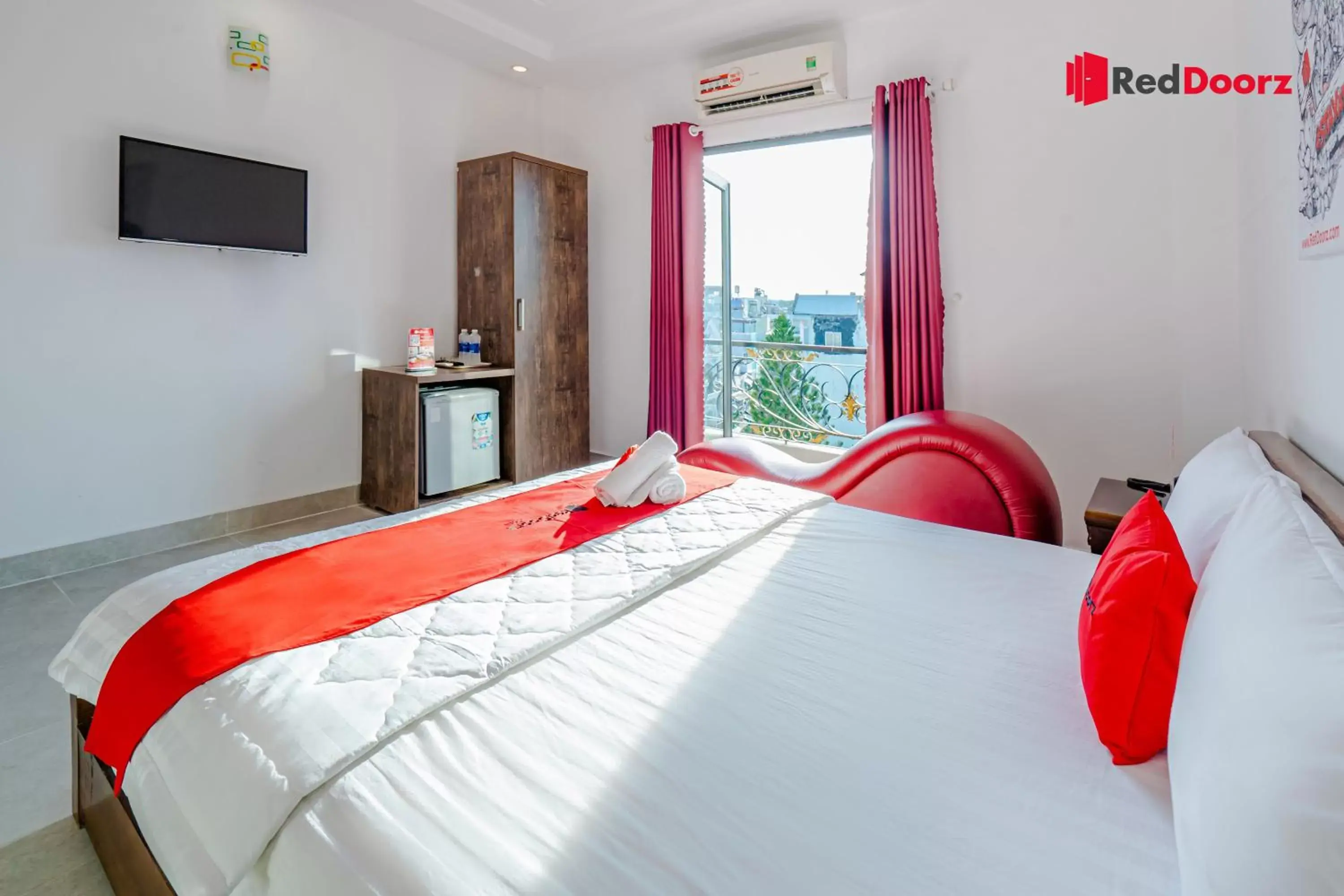 TV and multimedia, Bed in The Sun Hotel TV and multimedia, Bed in The Sun Hotel