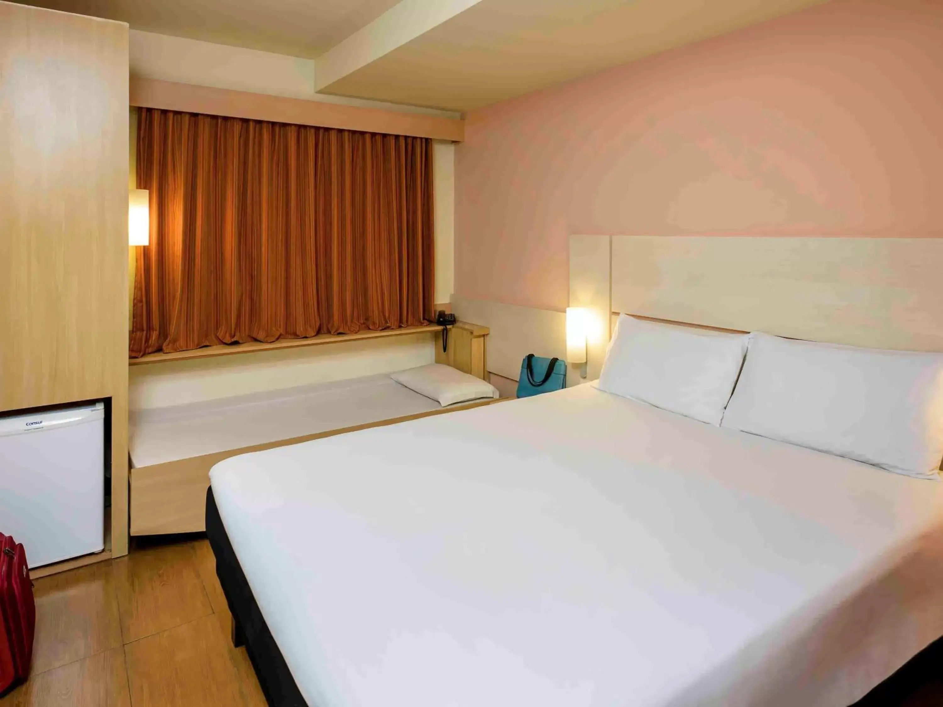 Photo of the whole room, Bed in Ibis Joao Pessoa Praia