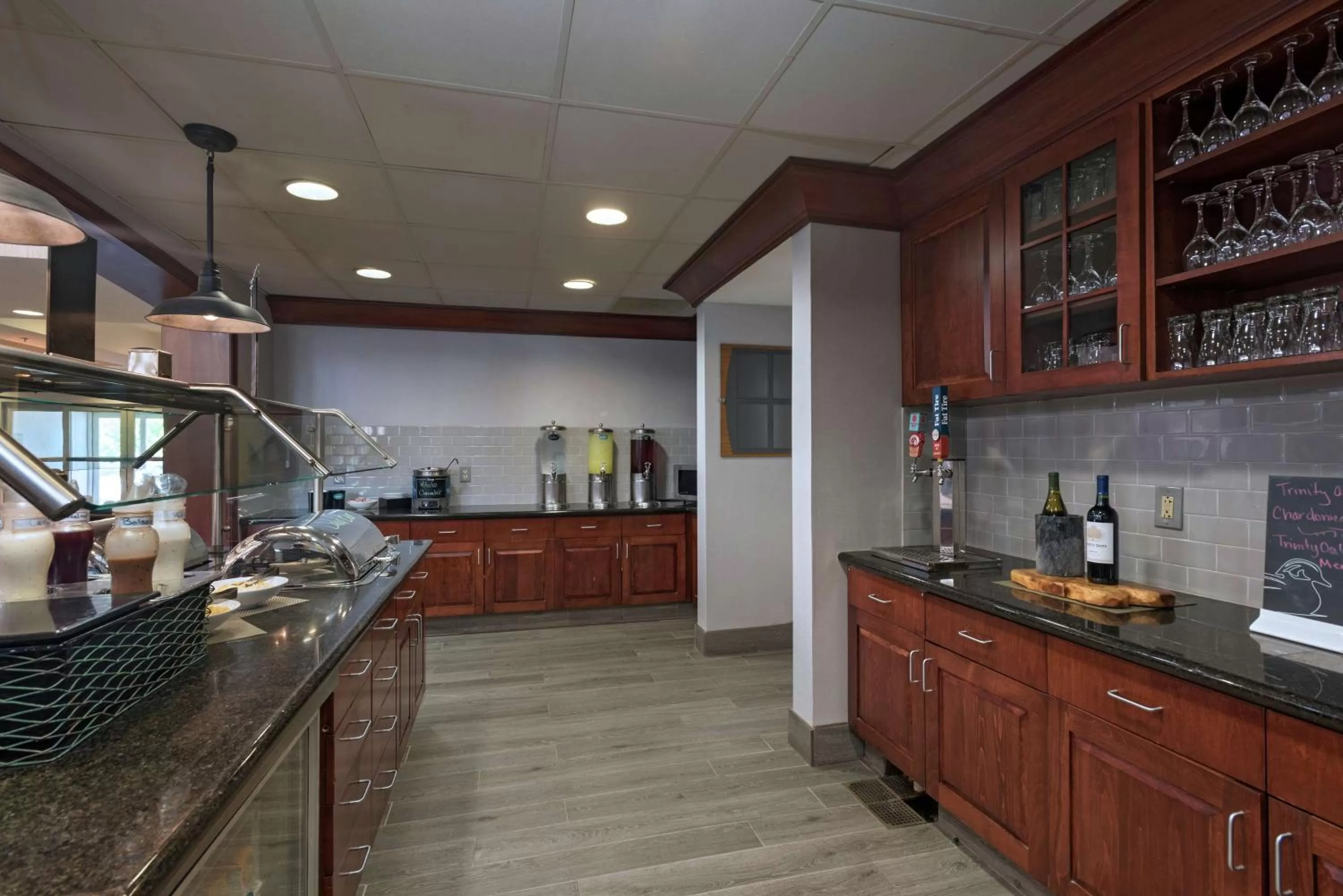 Dining area in Homewood Suites by Hilton Fort Collins