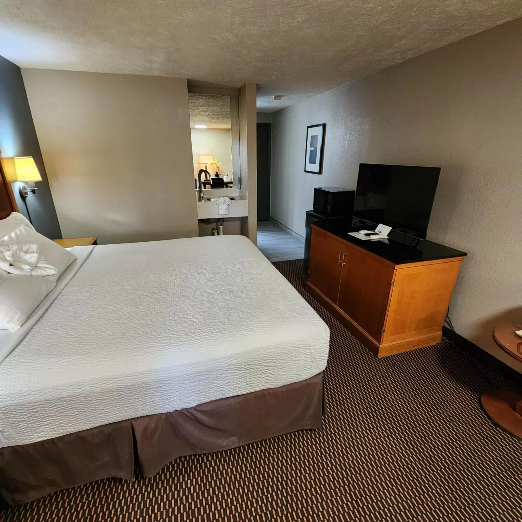 TV and multimedia, Bed in Days Inn by Wyndham Ritzville