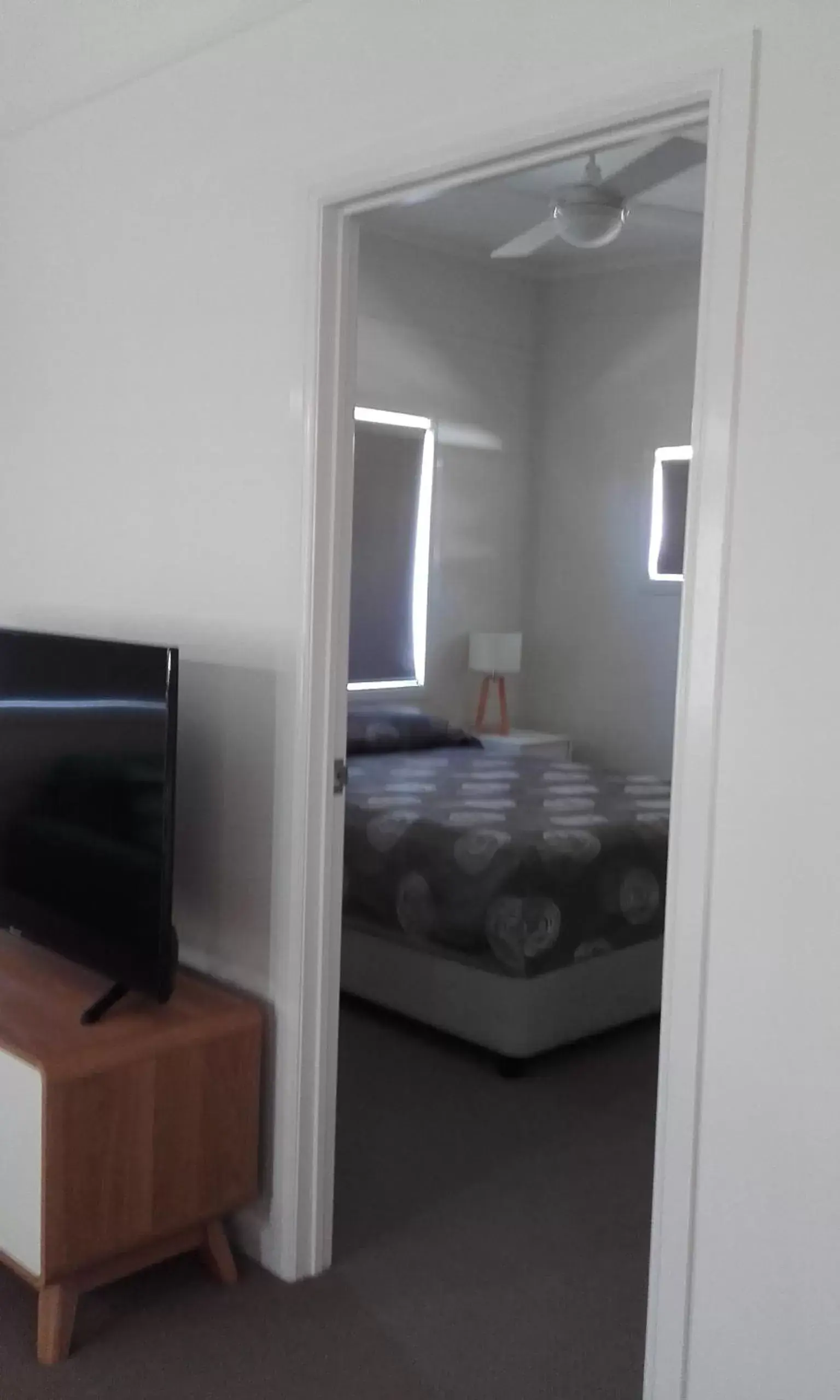 Bedroom, Bed in Mango Tree Motel Bedroom, Bed in Mango Tree Motel