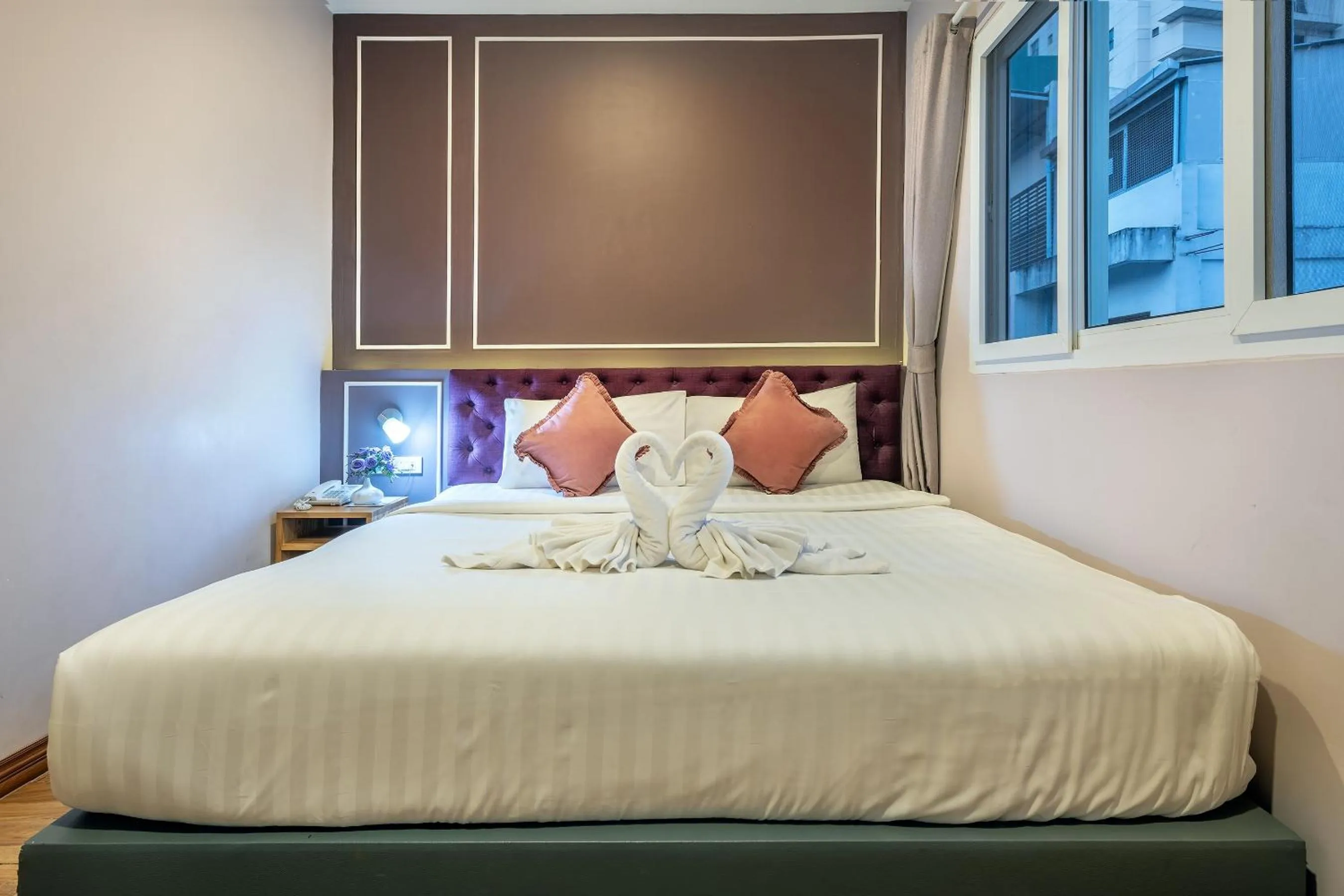 Bedroom, Bed in De Lavender Bangkok Hotel