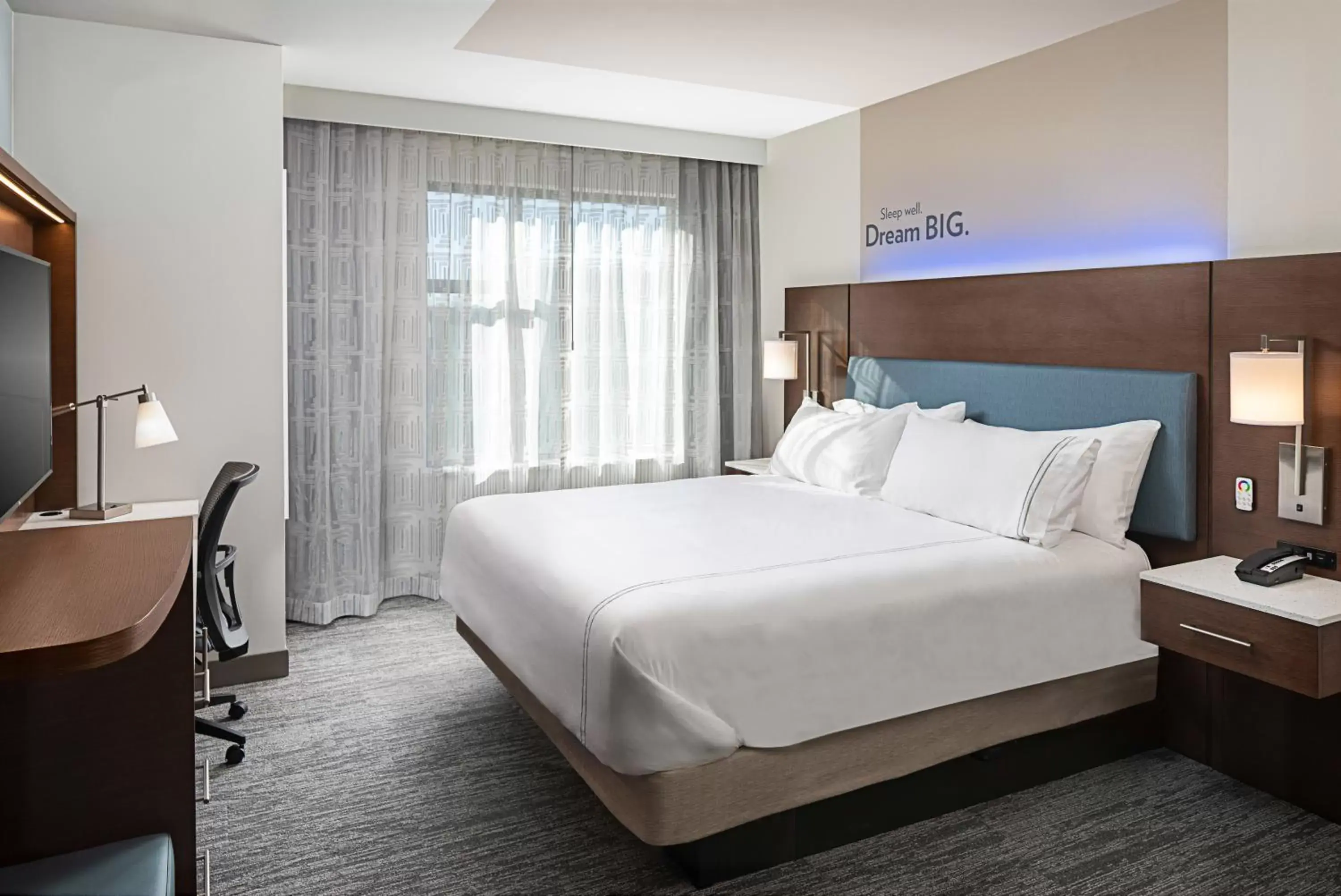 Photo of the whole room, Bed in EVEN Hotel Atlanta - Cobb Galleria, an IHG Hotel