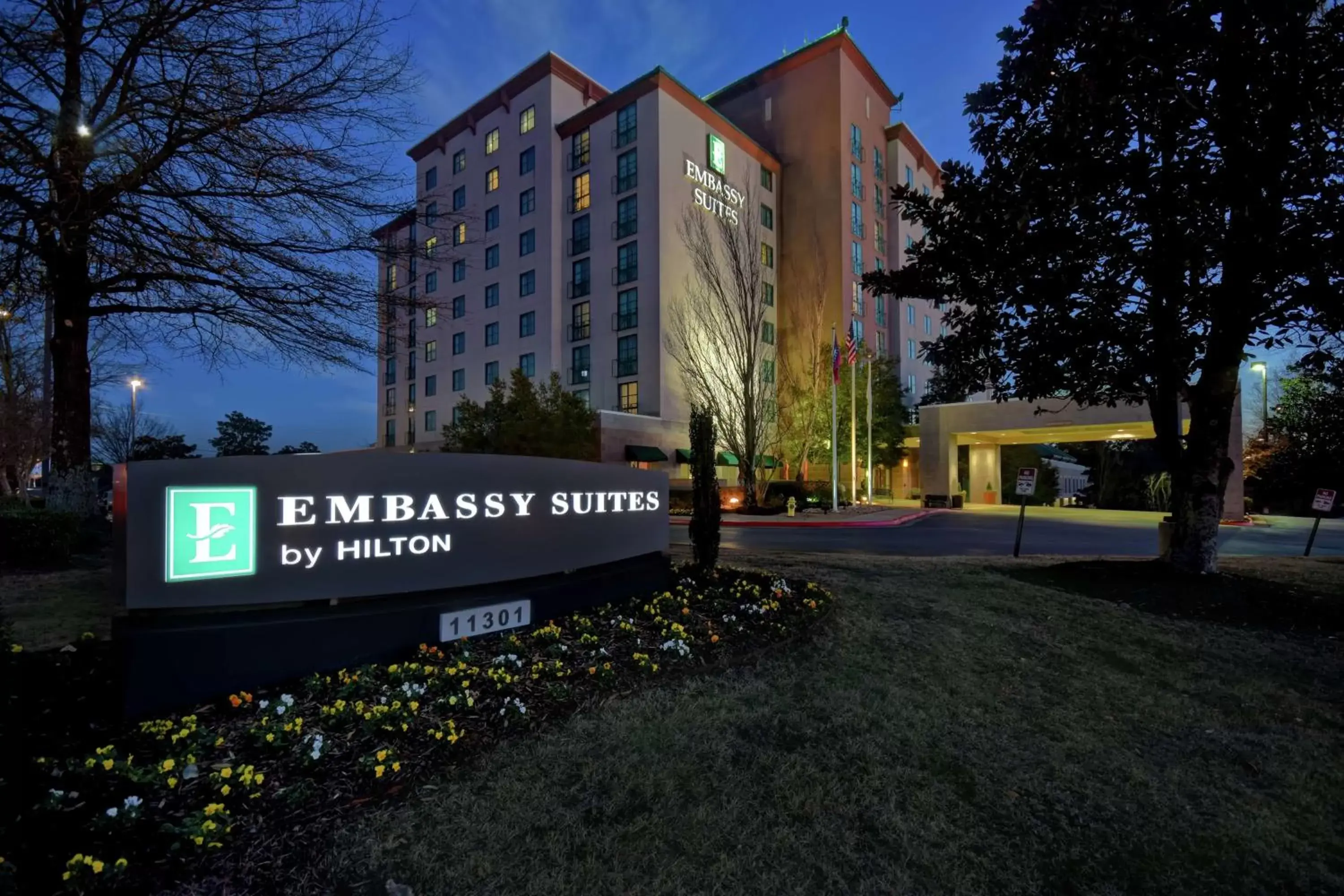 Property Building in Embassy Suites Little Rock