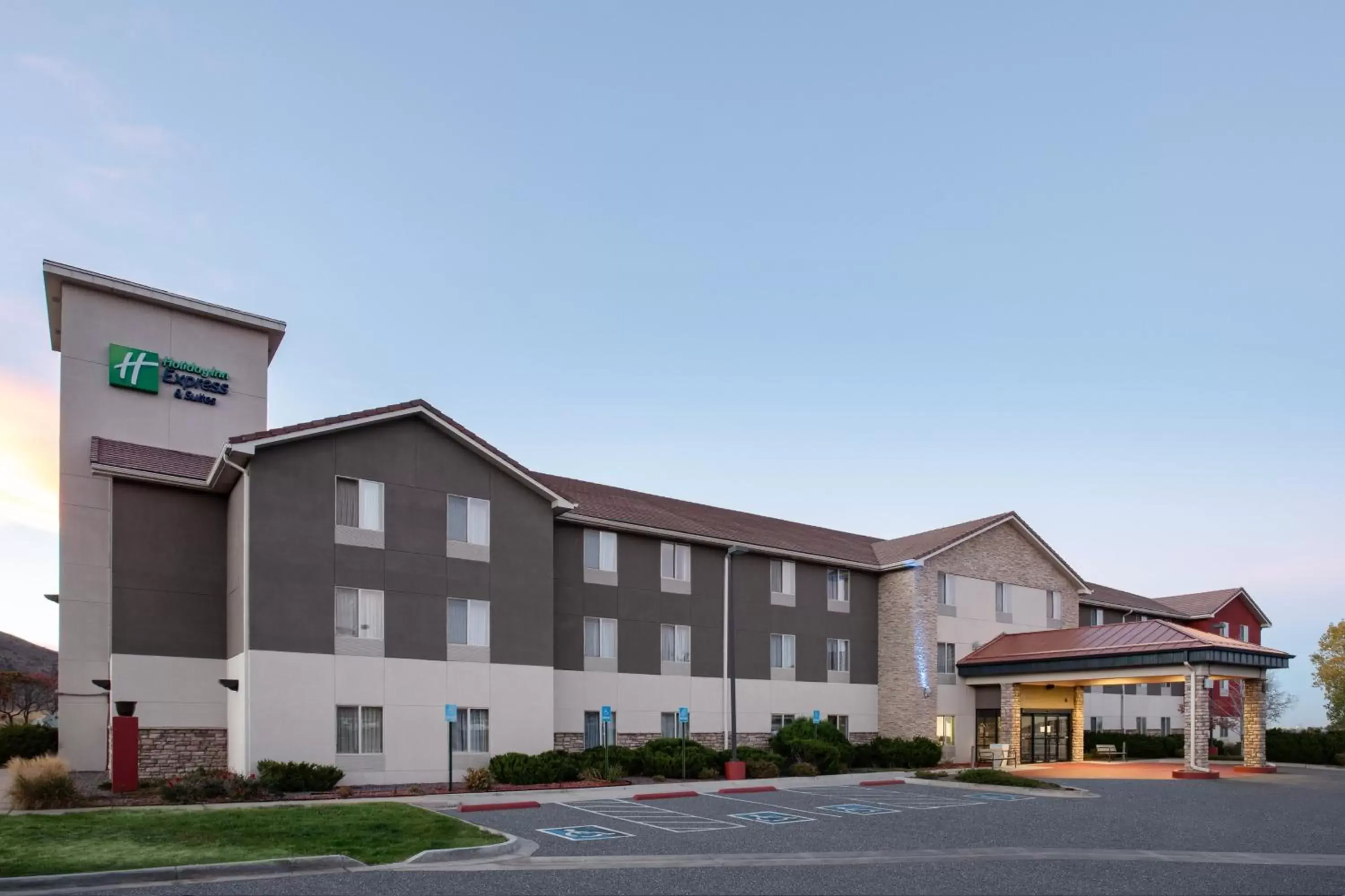 Property Building in Holiday Inn Express Hotel & Suites Littleton, an IHG Hotel